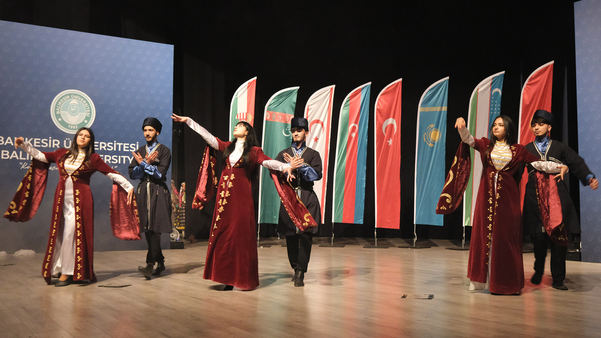 BAÜN’de “Turan’dan Renkler” Halk Dansları Gösterisi Sahnelendi 4