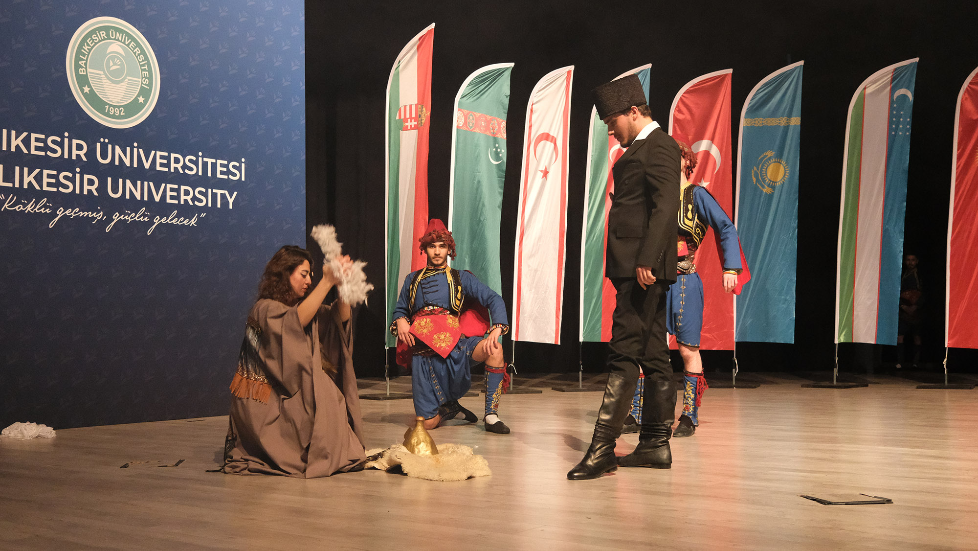 BAÜN’de “Turan’dan Renkler” Halk Dansları Gösterisi Sahnelendi 3
