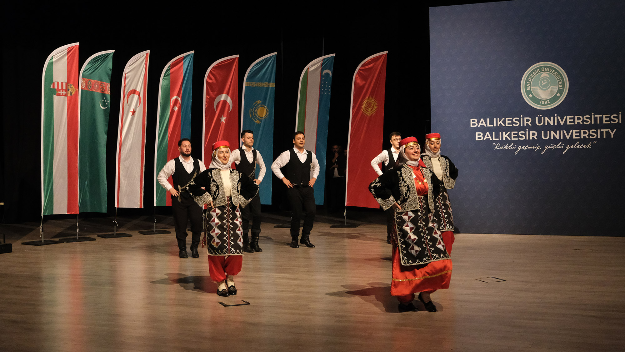 BAÜN’de “Turan’dan Renkler” Halk Dansları Gösterisi Sahnelendi 7