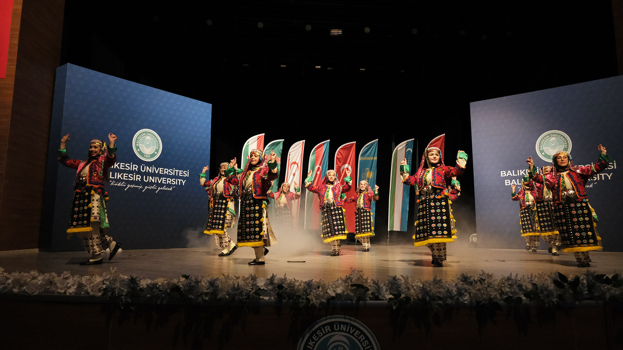 BAÜN’de “Turan’dan Renkler” Halk Dansları Gösterisi Sahnelendi 8