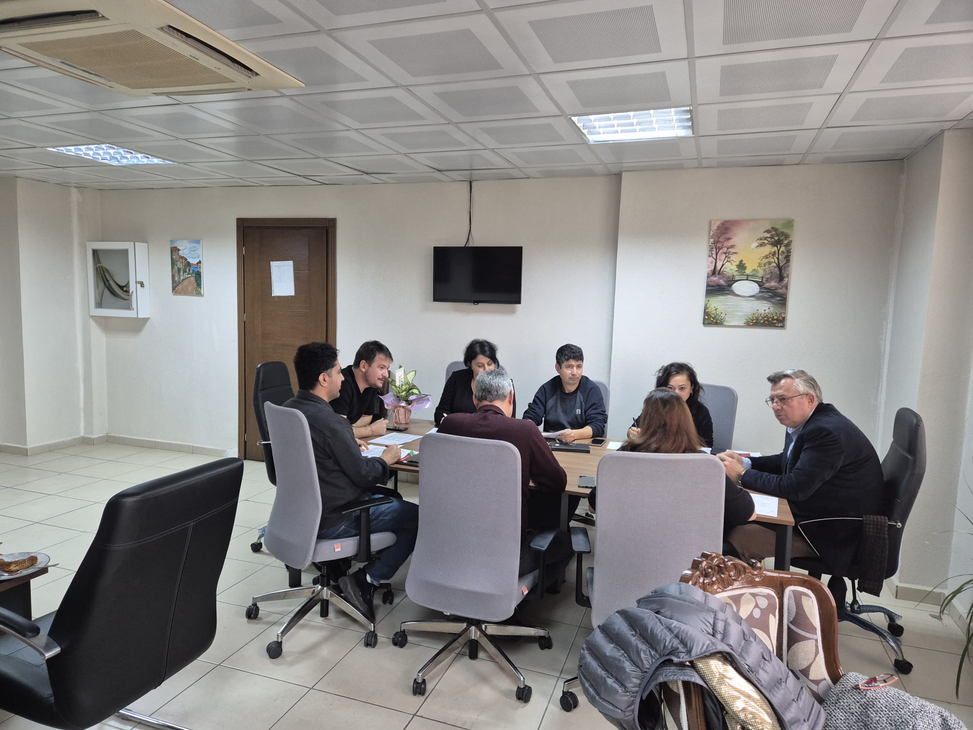 08.01.2025 tarihinde Yüksekokulumuzda kalite toplantısı gerçekleştirilmiştir.