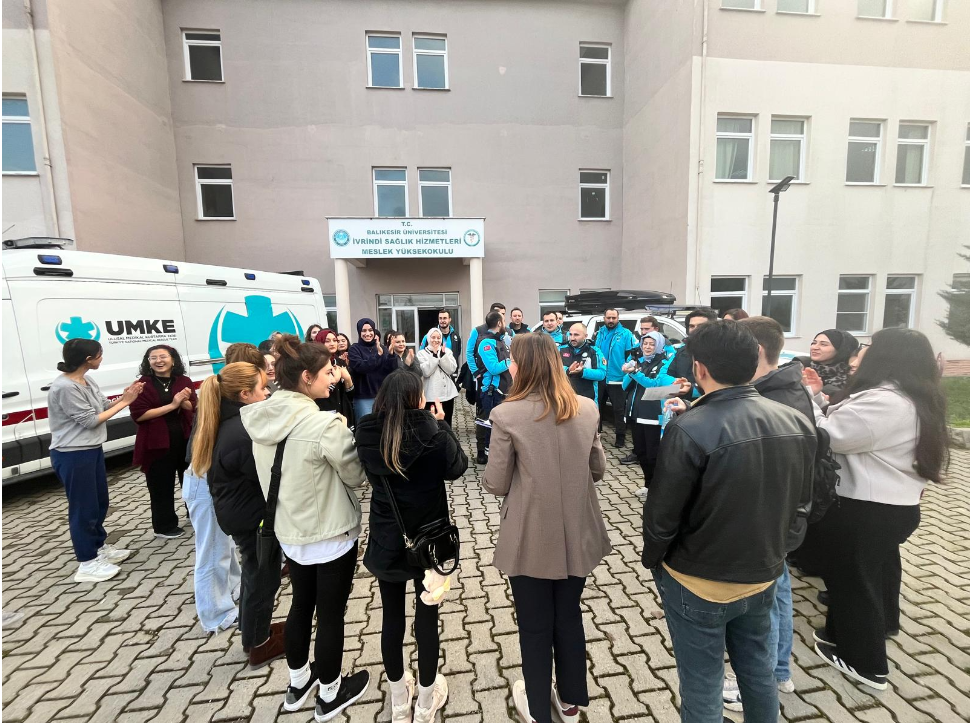 Balıkesir UMKE Tarafından, Yüksekokulumuz İlk ve Acil Yardım Programı Öğrencilerine Yönelik Uygulamalı Vaka Senaryoları Eğitimi Gerçekleştirildi 5