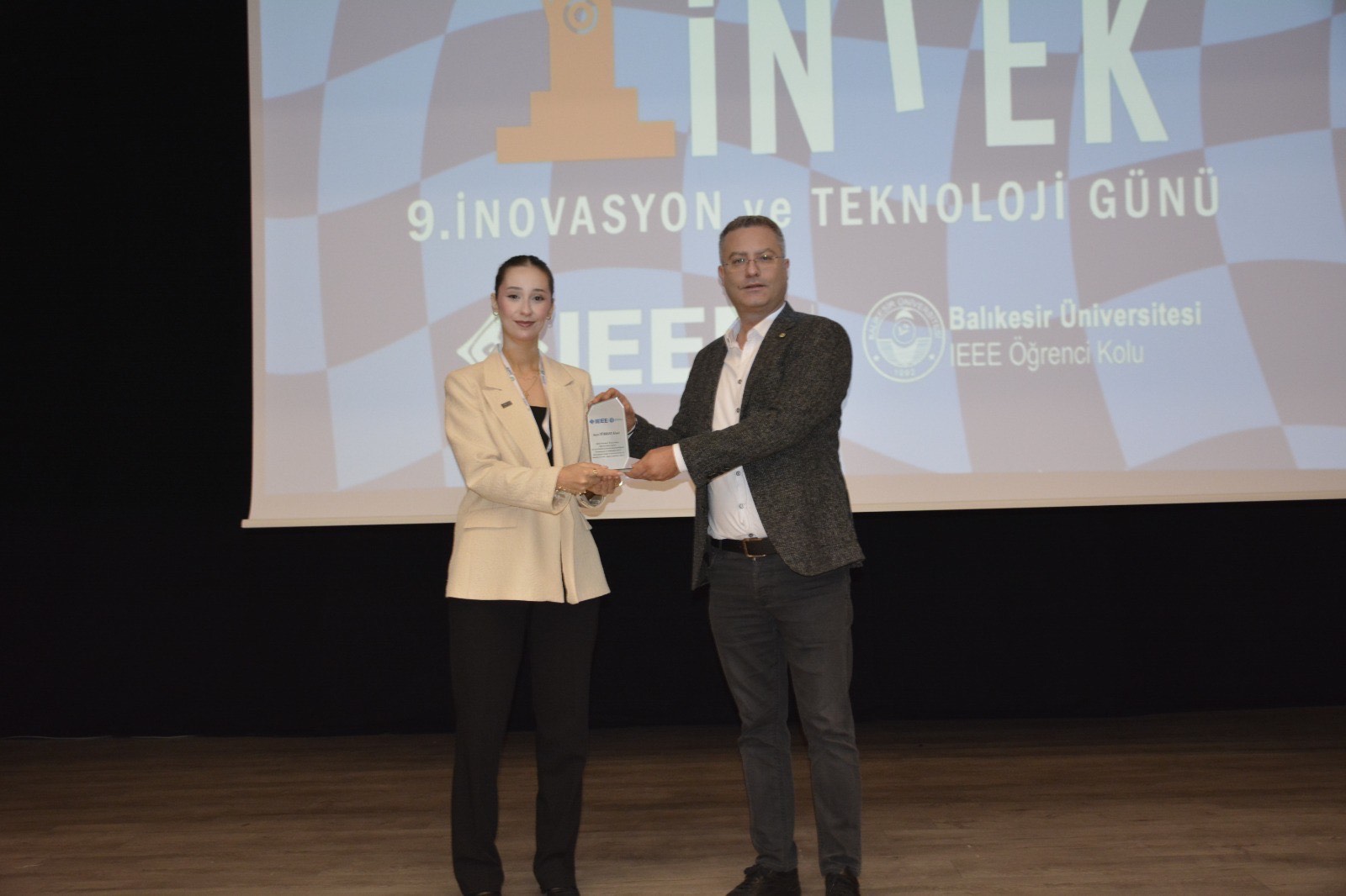 Elektrik Elektronik Mühendislik Topluluğu (IEEE) Öğrencilerinden 9. İnovasyon ve Teknoloji Günü Etkinliği 5