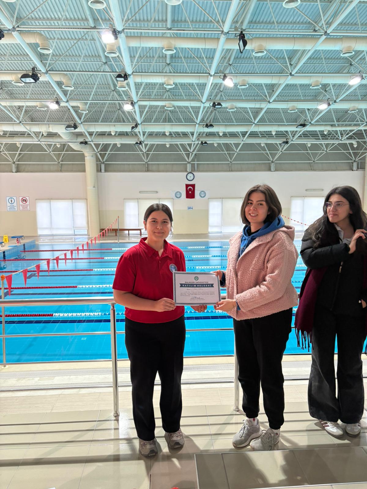 Spor Dostu Kampüs Projesi Kapsamında Düzenlenen Yüzme Kurslarının 1. Dönemi Tamamlandı 3