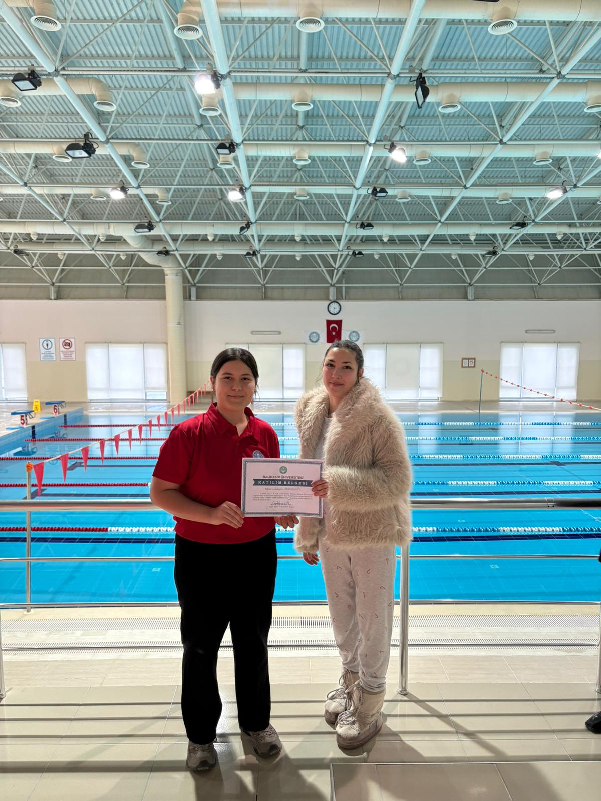 Spor Dostu Kampüs Projesi Kapsamında Düzenlenen Yüzme Kurslarının 1. Dönemi Tamamlandı 4