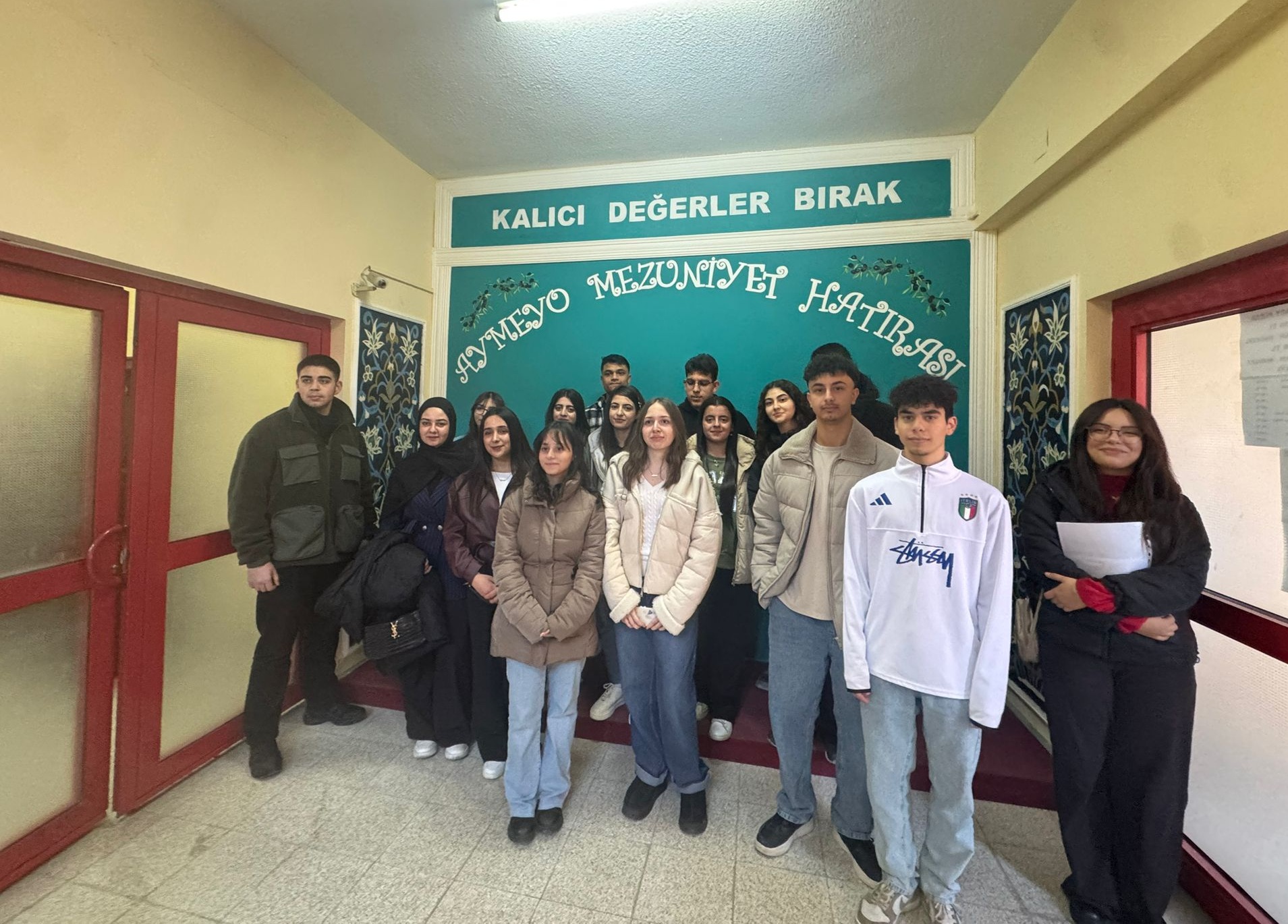 Edremit Saniye Hüseyin Balya Mesleki ve Teknik Anadolu Lisesi öğrencileri, Yükseköğretim kurumlarını tanımak amacıyla Meslek Yüksekokulumuzu ziyaret etti. 4