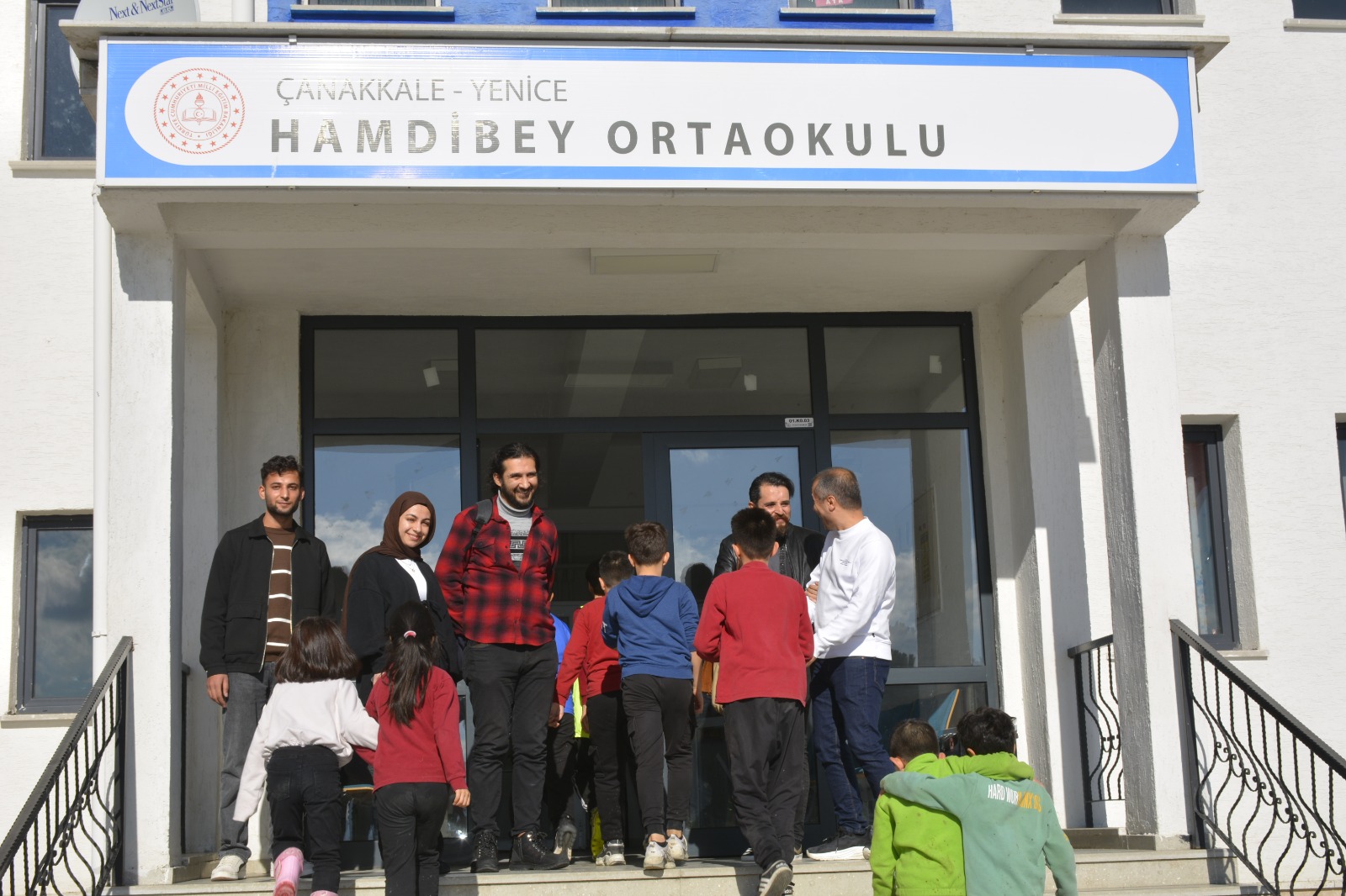 Kütüphane Topluluğundan Geleceğin Bilim İnsanlarına Anlamlı Ziyaret 10
