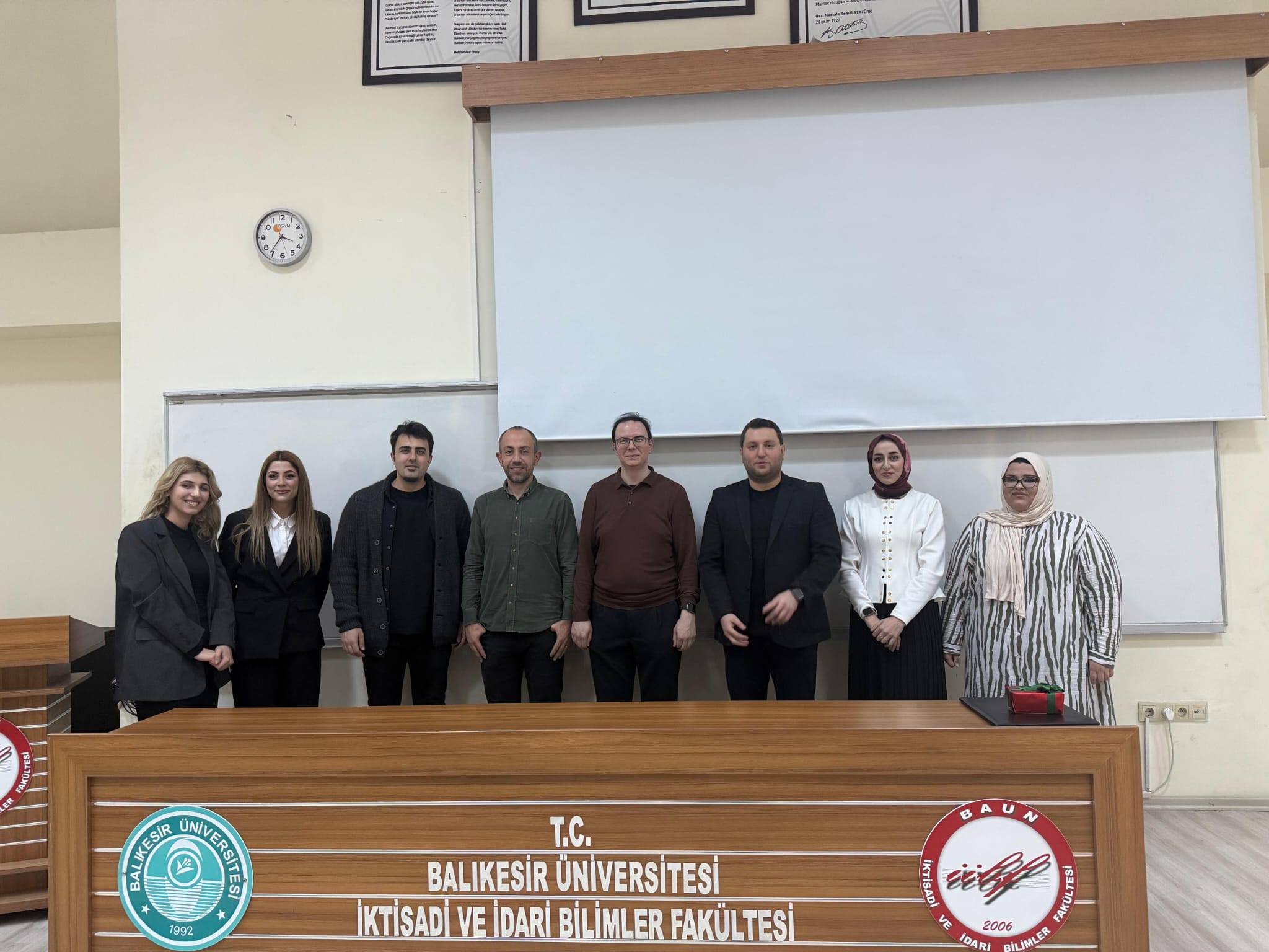 Sosyal Bilimler Enstitüsü Akademik Gelisim Seminerlerinin altıncısına Yalova Üniversitesi İİBF iktisat Bölümü Oğretim Üyesi Doç. Dr. Ahmet Emrah TAYYAR konuk oldu 3