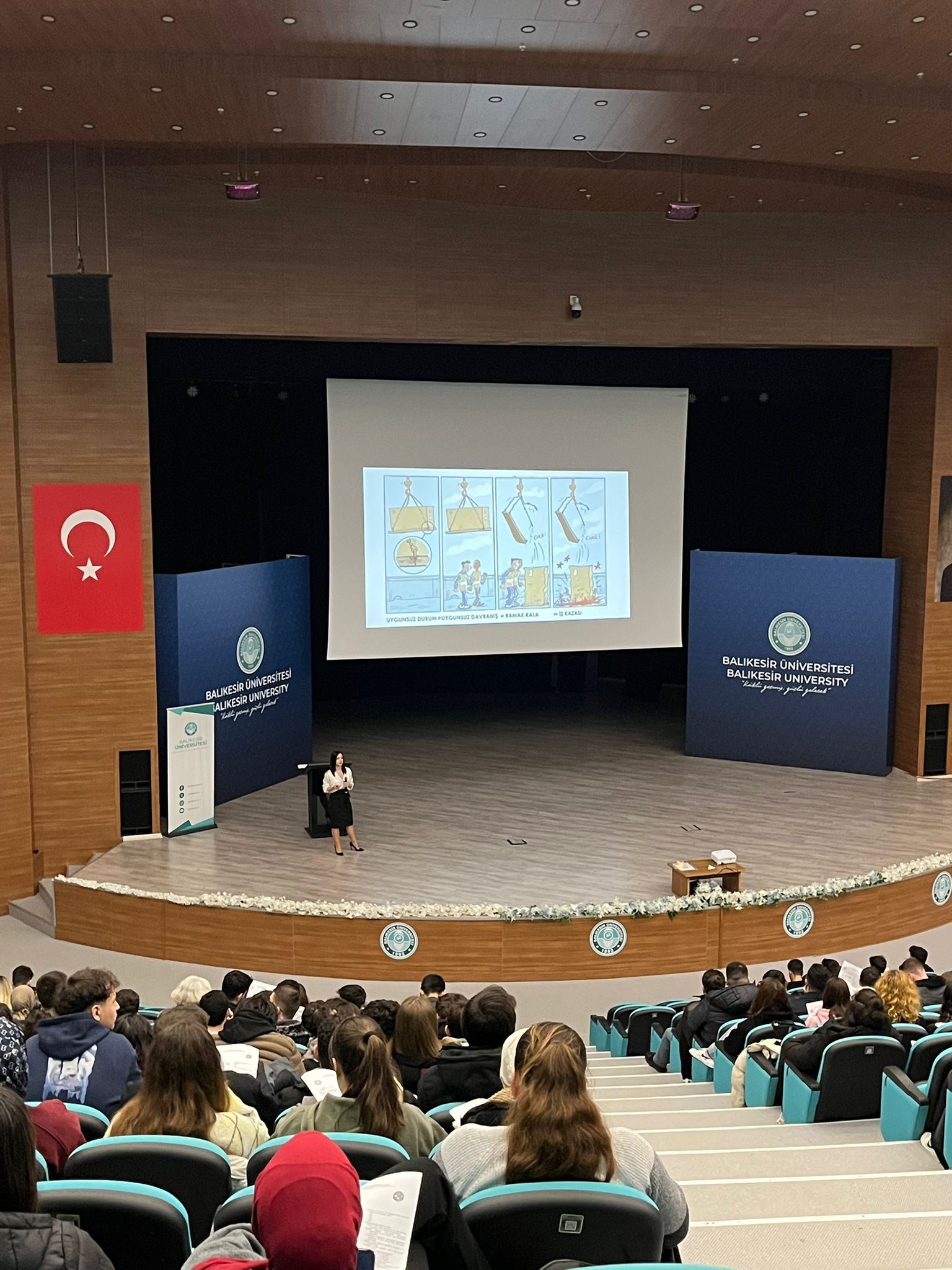 Balıkesir Meslek Yüksekokulu Öğrencilerine İş Sağlığı ve Güvenliği Eğitimi Düzenlendi 2