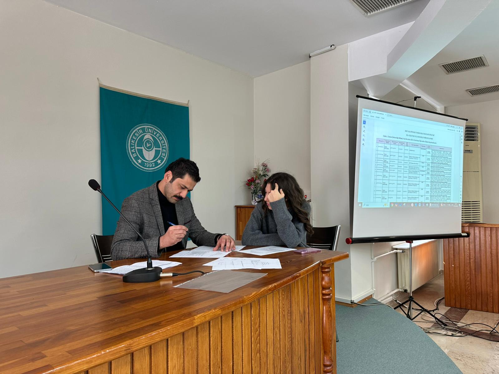 Turizm İşletmeciliği Bölümü Staj Komisyonu Tarafından Staj Değerlendirme Toplantıları Gerçekleştirildi. (11.12.2025). 2