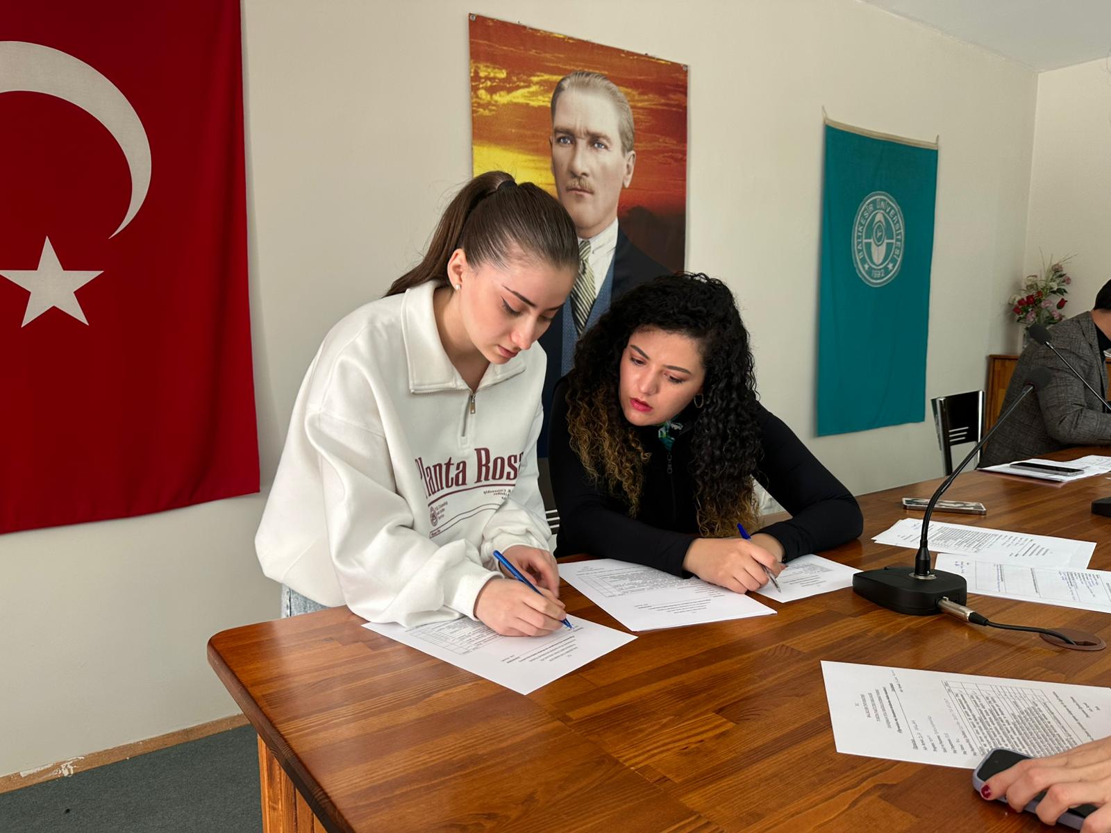Turizm İşletmeciliği Bölümü Staj Komisyonu Tarafından Staj Değerlendirme Toplantıları Gerçekleştirildi. (11.12.2025). 4