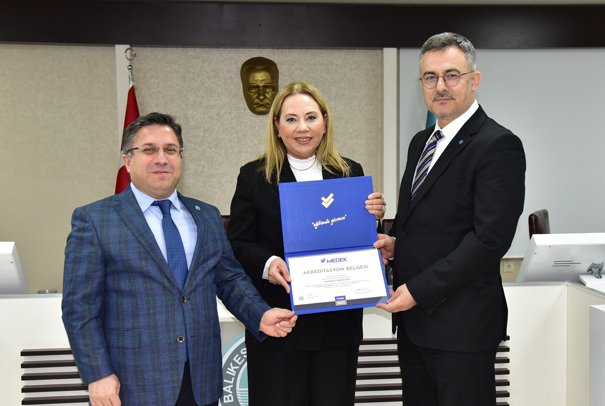 BAÜN’de MEDEK Akreditasyon Başarısı Belge Takdim Töreni ile Taçlandı 9