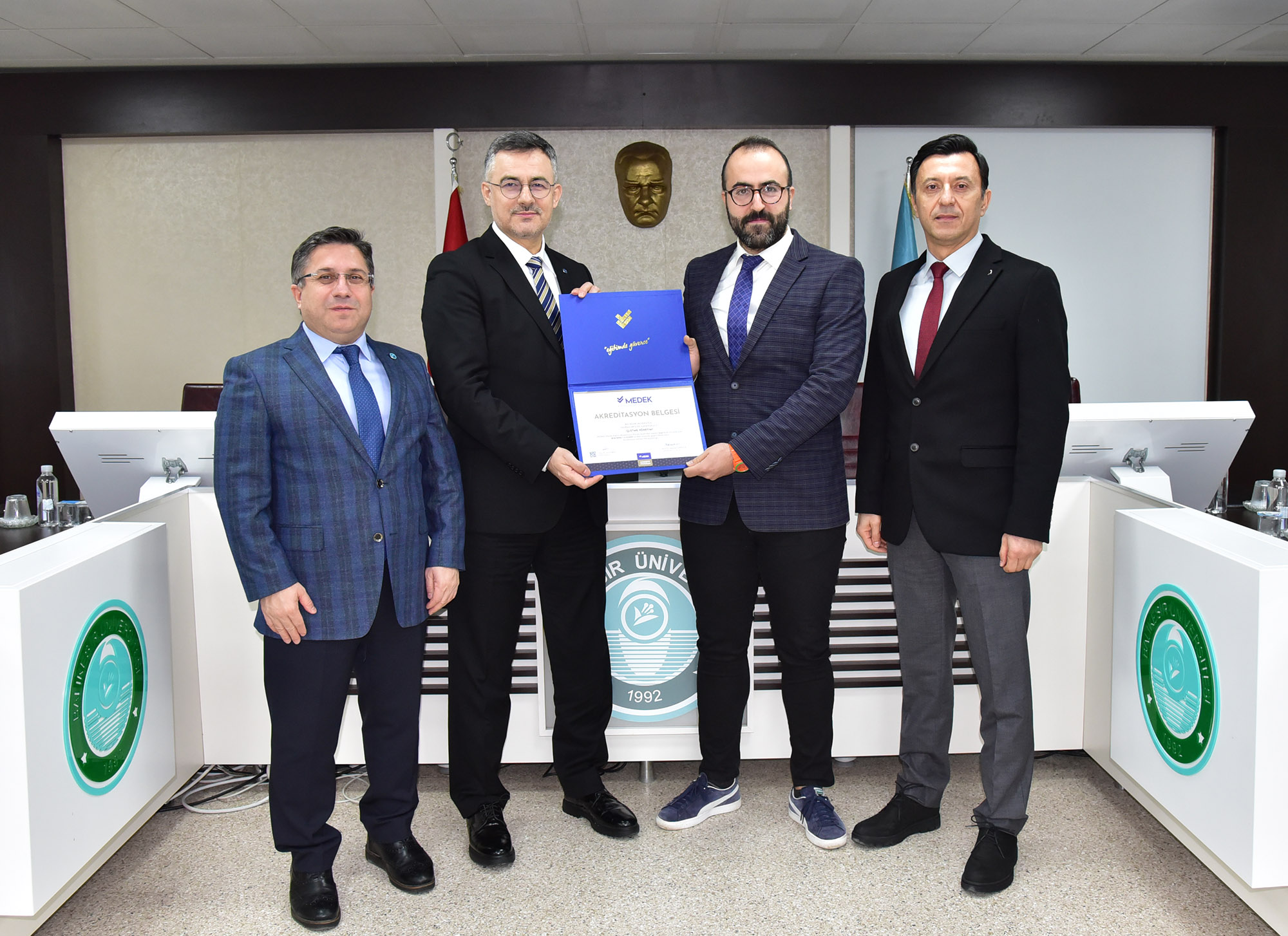 BAÜN’de MEDEK Akreditasyon Başarısı Belge Takdim Töreni ile Taçlandı 13