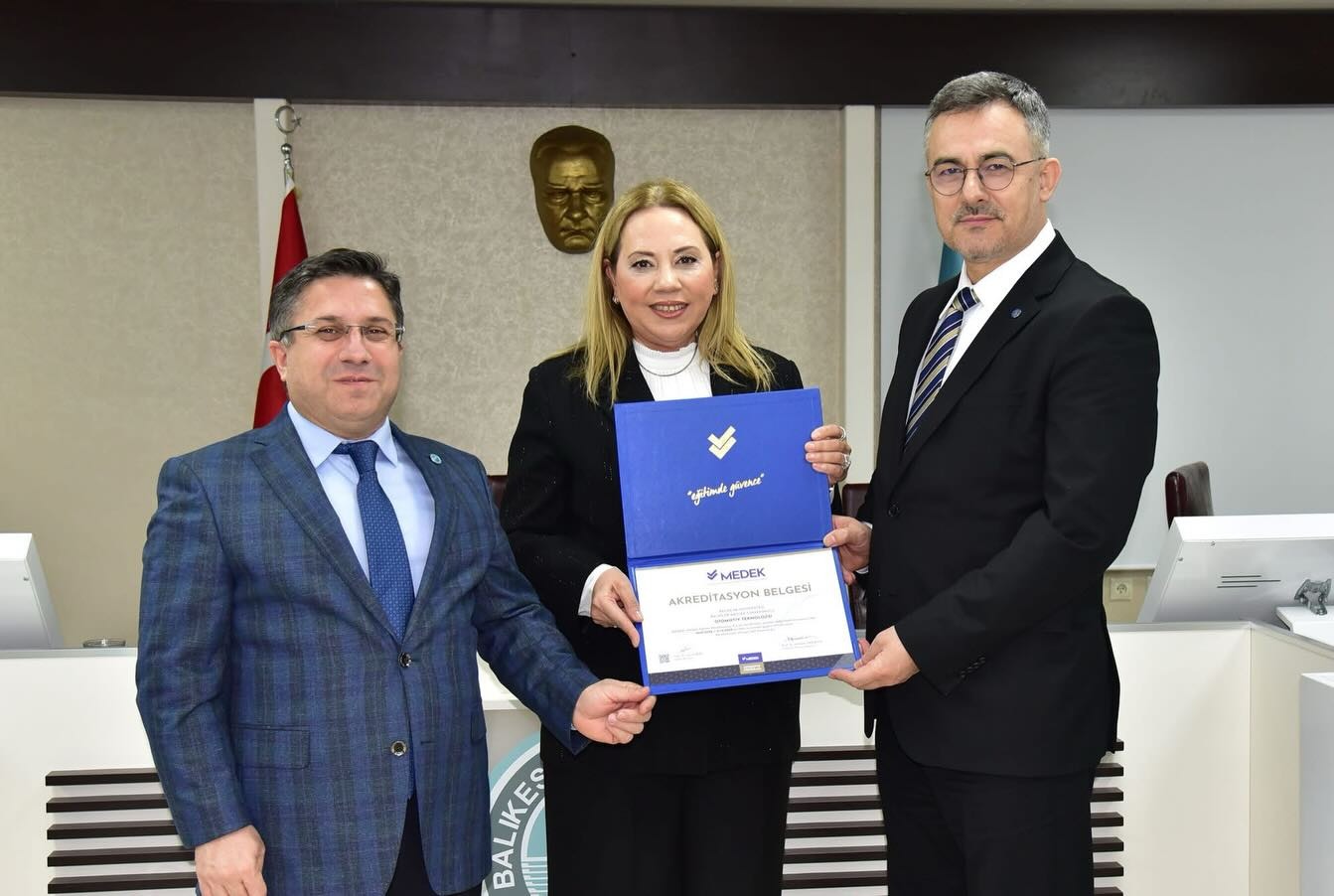 Otomotiv Teknolojisi, Bilgisayar Programcılığı ve Pazarlama Programlarına MEDEK Akreditaysonu Belgeleri Takdim Edildi 1
