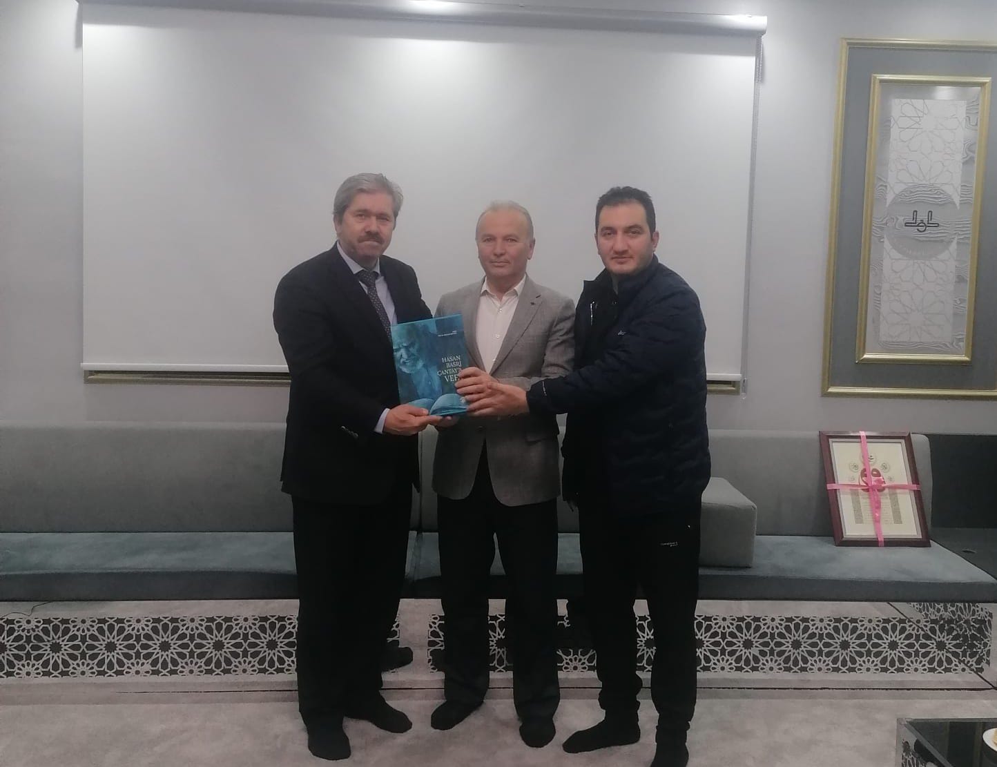Fakültemiz Dekanı Prof. Dr. Mehmet Özkan, Kepsut İlçe Müftülüğünün "İmam-ı Birgivi Okuma Salonu" unda düzenlenen programa konuşmacı olarak katıldı 2