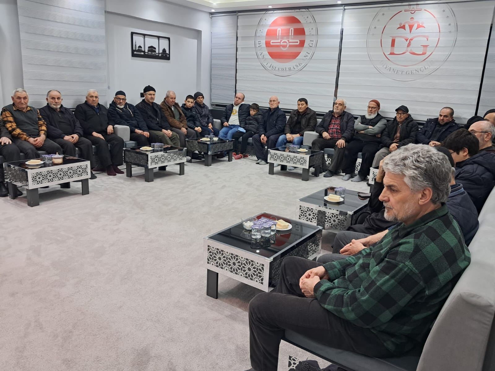 Fakültemiz Dekanı Prof. Dr. Mehmet Özkan, Kepsut İlçe Müftülüğünün "İmam-ı Birgivi Okuma Salonu" unda düzenlenen programa konuşmacı olarak katıldı 5