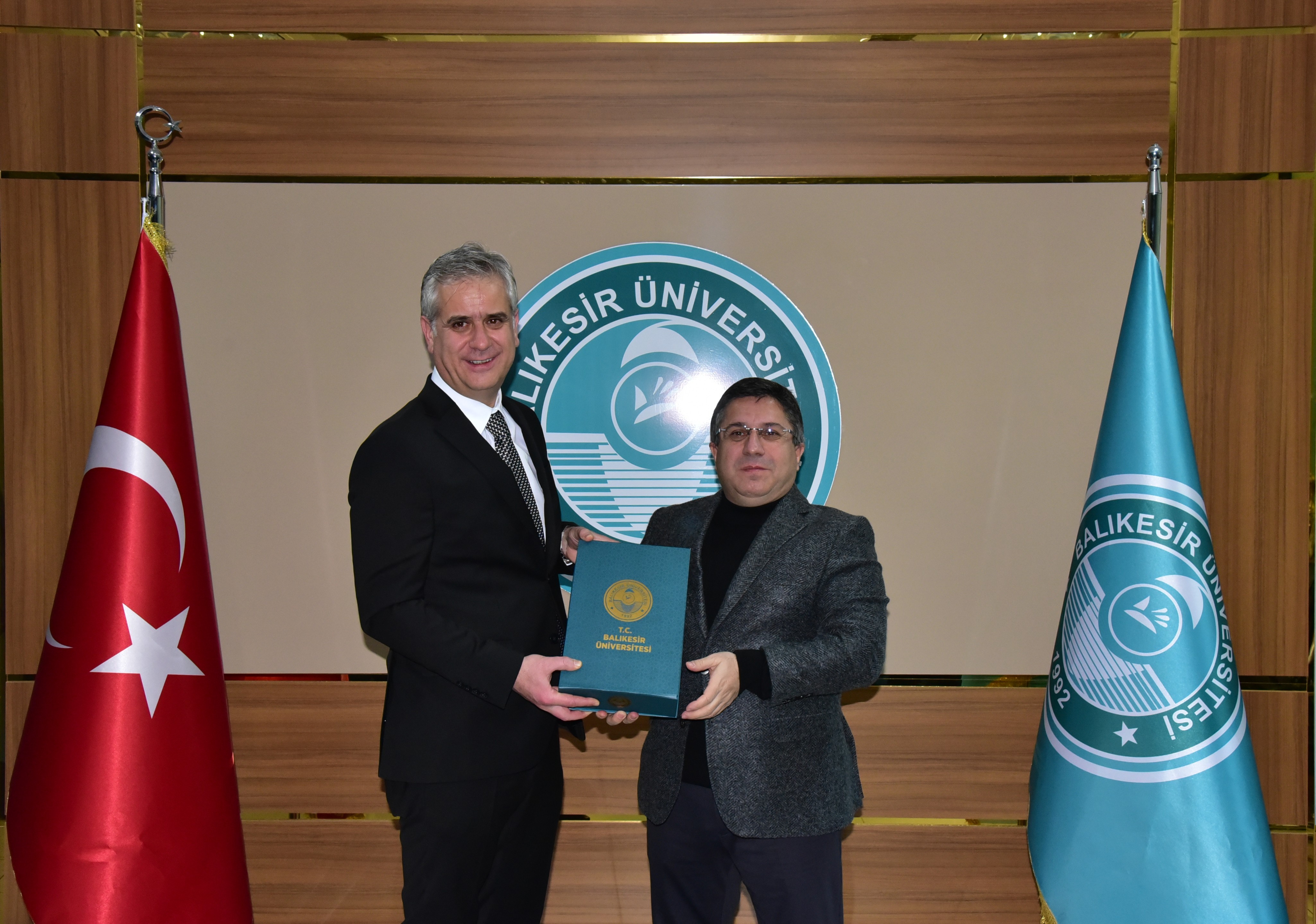 AK Parti Genel Başkan Yardımcısı ve İnsan Hakları Başkanı Prof. Dr. Hasan Basri Yalçın’dan Rektör Oğurlu’ya Ziyaret 3