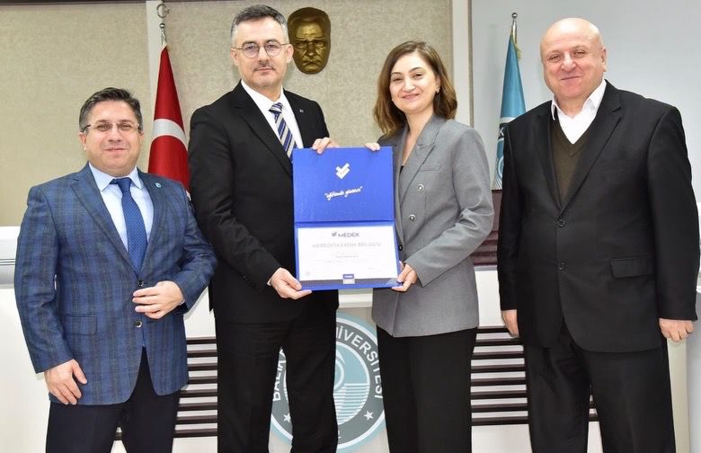 Yüksekokulumuz Akreditasyon Başarısını Belgelerle Taçlandırdı. 2