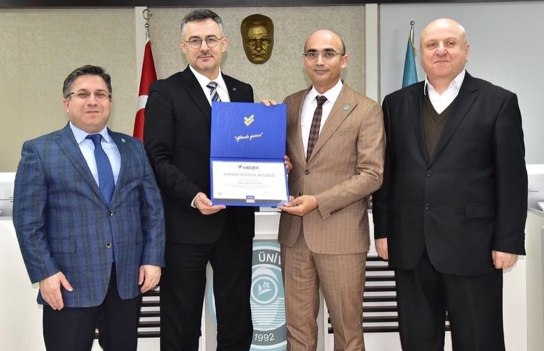 Yüksekokulumuz Akreditasyon Başarısını Belgelerle Taçlandırdı. 1