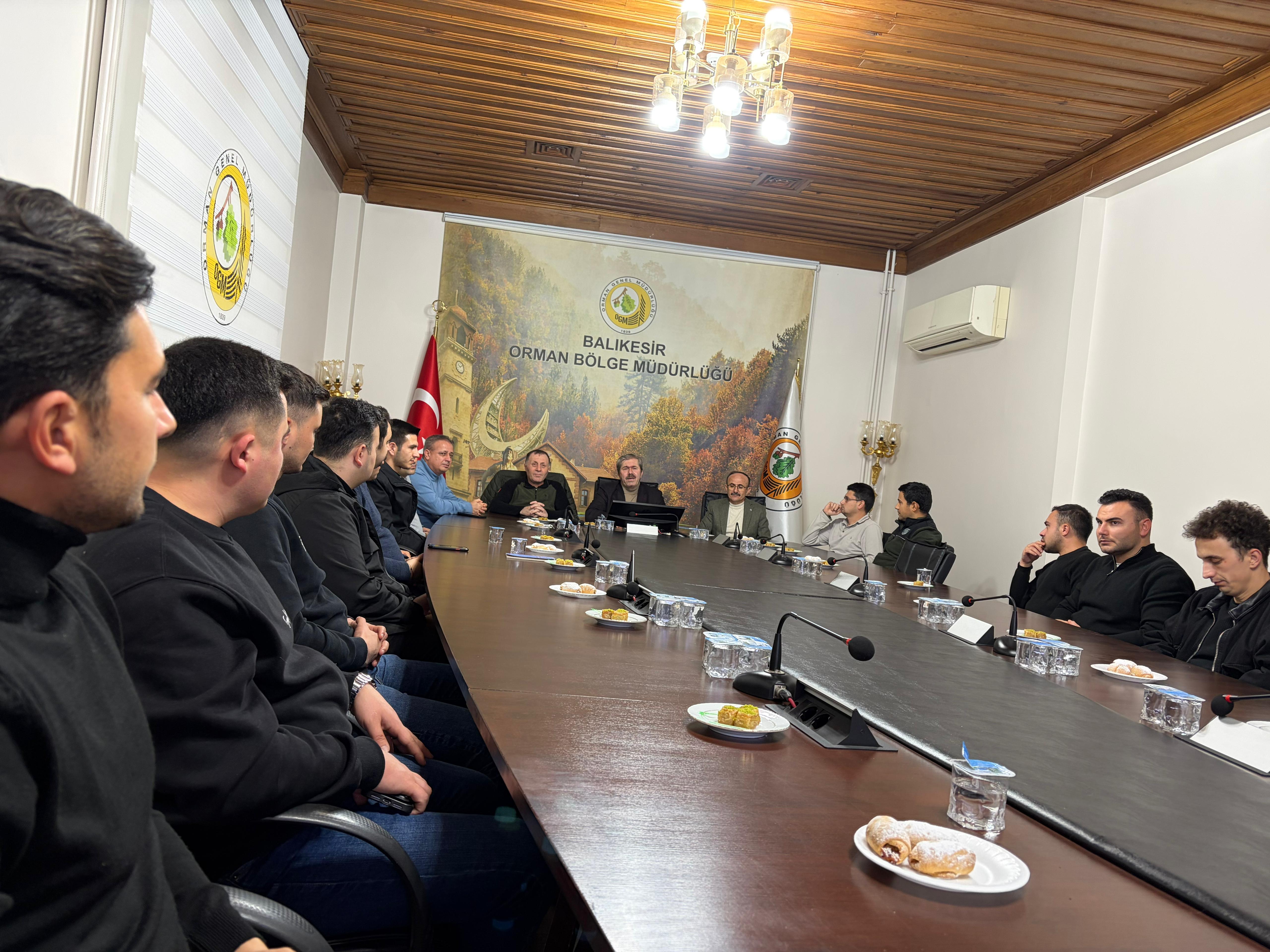 Fakültemiz Dekanı Prof. Dr. Mehmet Özkan Balıkesirli Alim İmam Birgivi konferansı verdi. 3