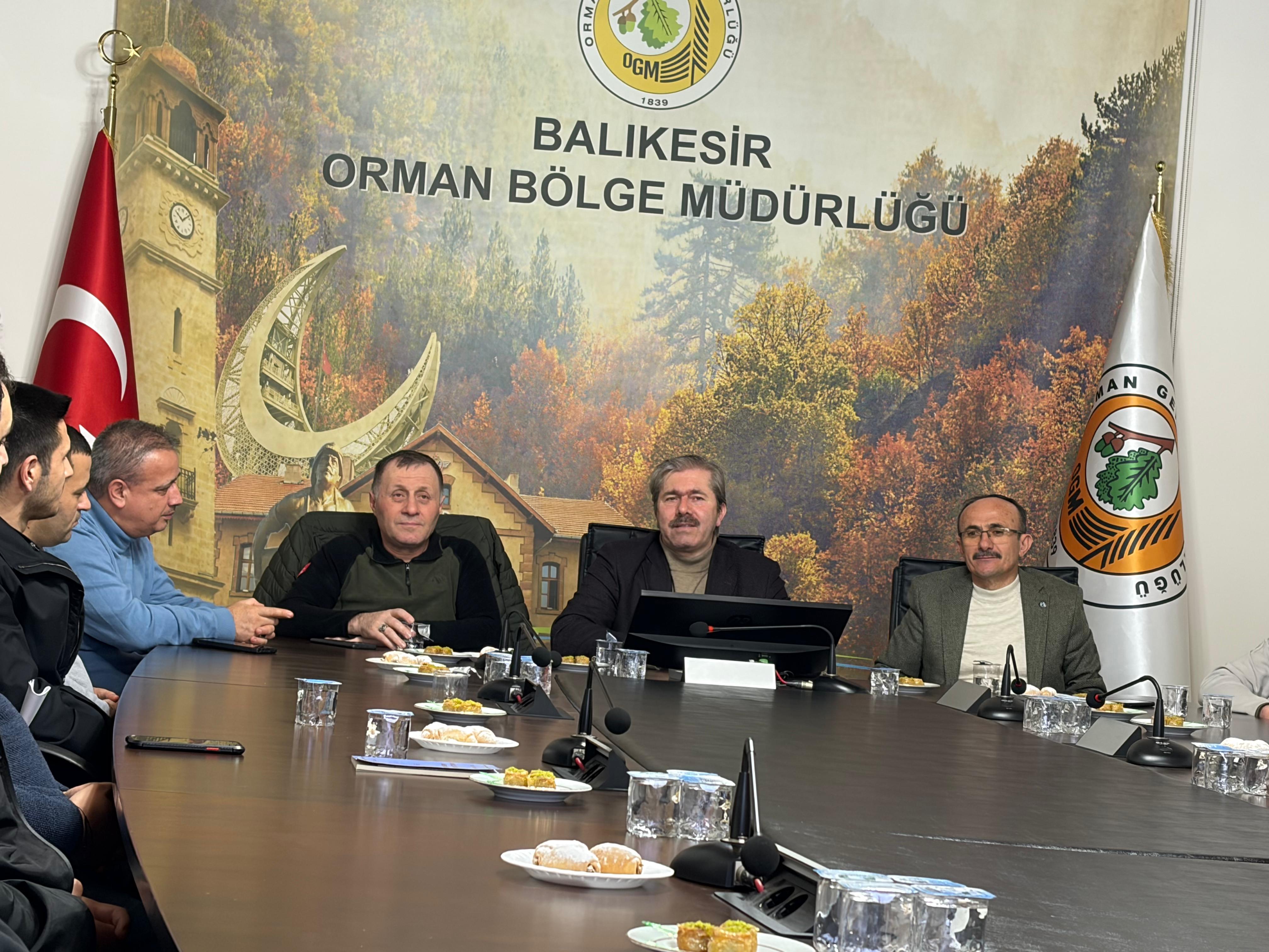 Fakültemiz Dekanı Prof. Dr. Mehmet Özkan Balıkesirli Alim İmam Birgivi konferansı verdi. 4
