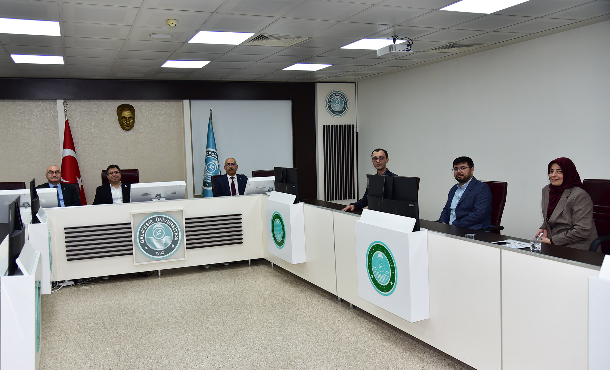 Yeni Yönetim Hedeflerini Rektörlüğe Sundu