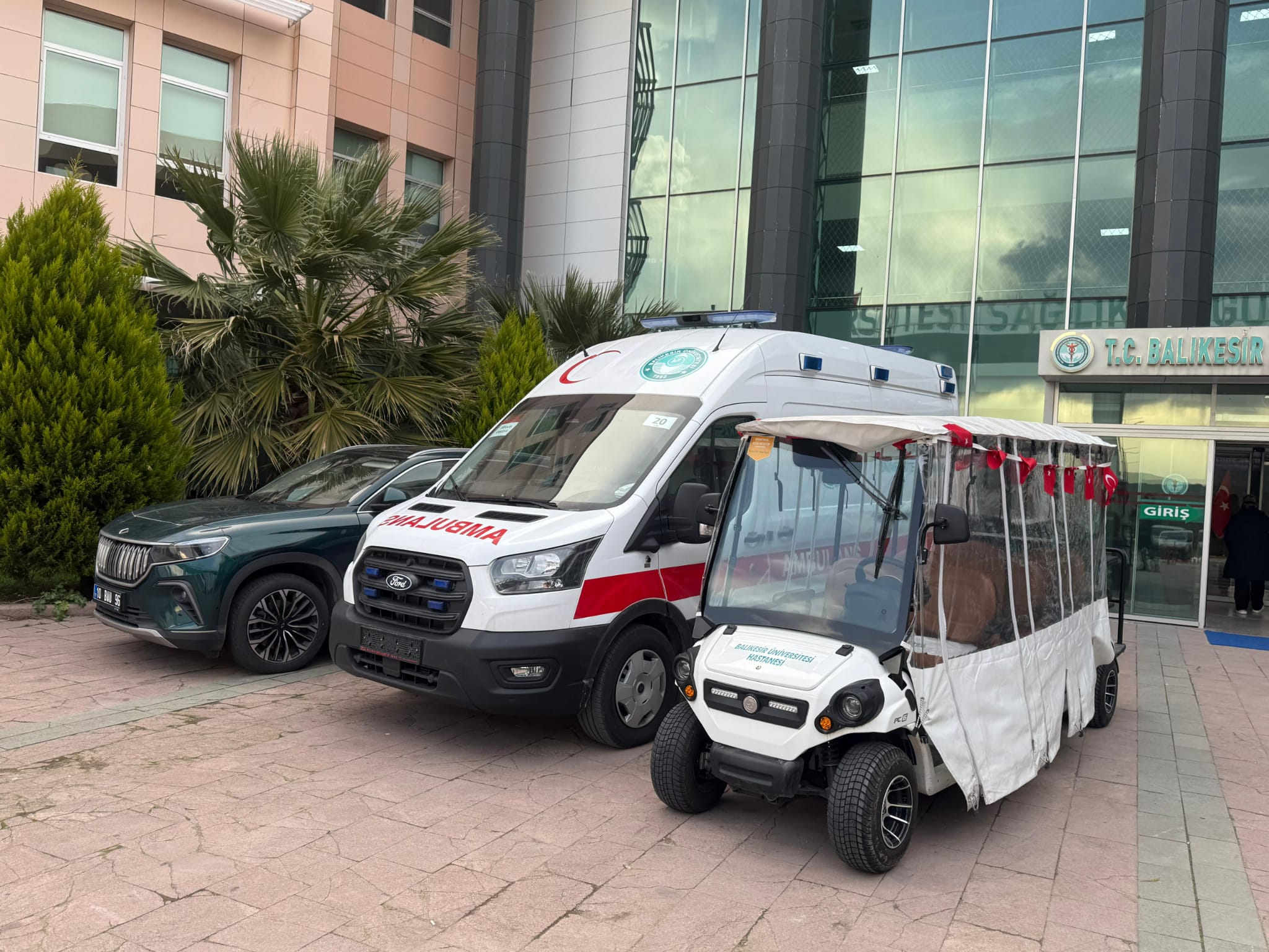 BAÜN Hastanesinde Hasta Hizmetleri Araç Filosu Yeni Ambulansla Güçlendi 2