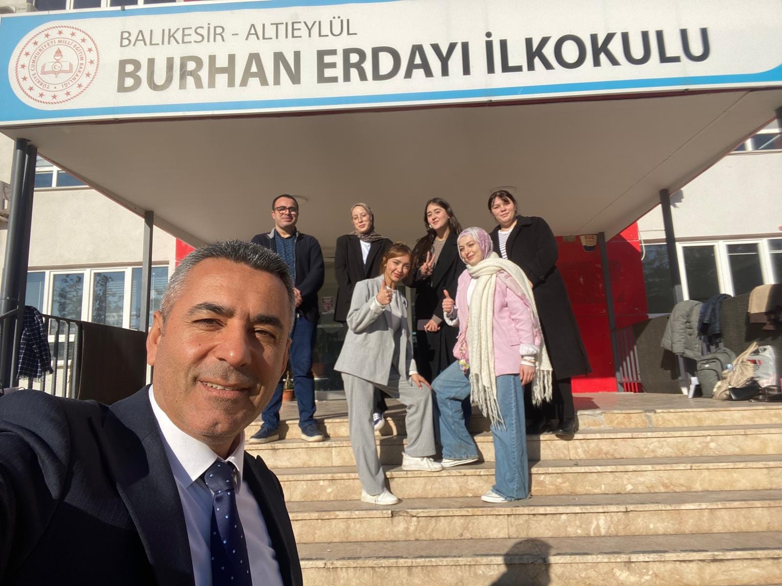 Anabilim Dalı başkanımızdan uygulama okulundaki öğrencilerimize  ziyaret