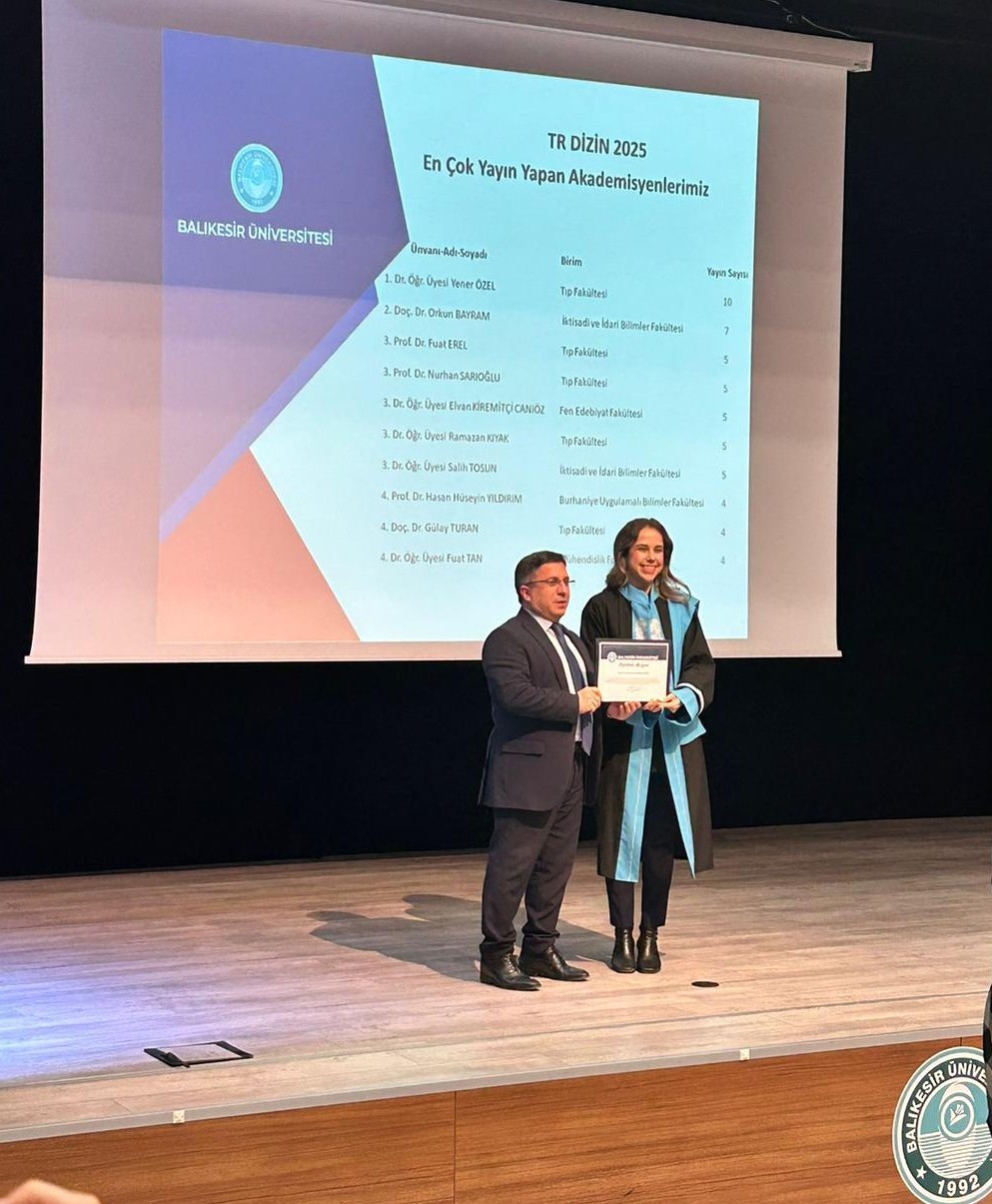 Bölümümüz Akademisyenine Başarı Belgesi Verildi