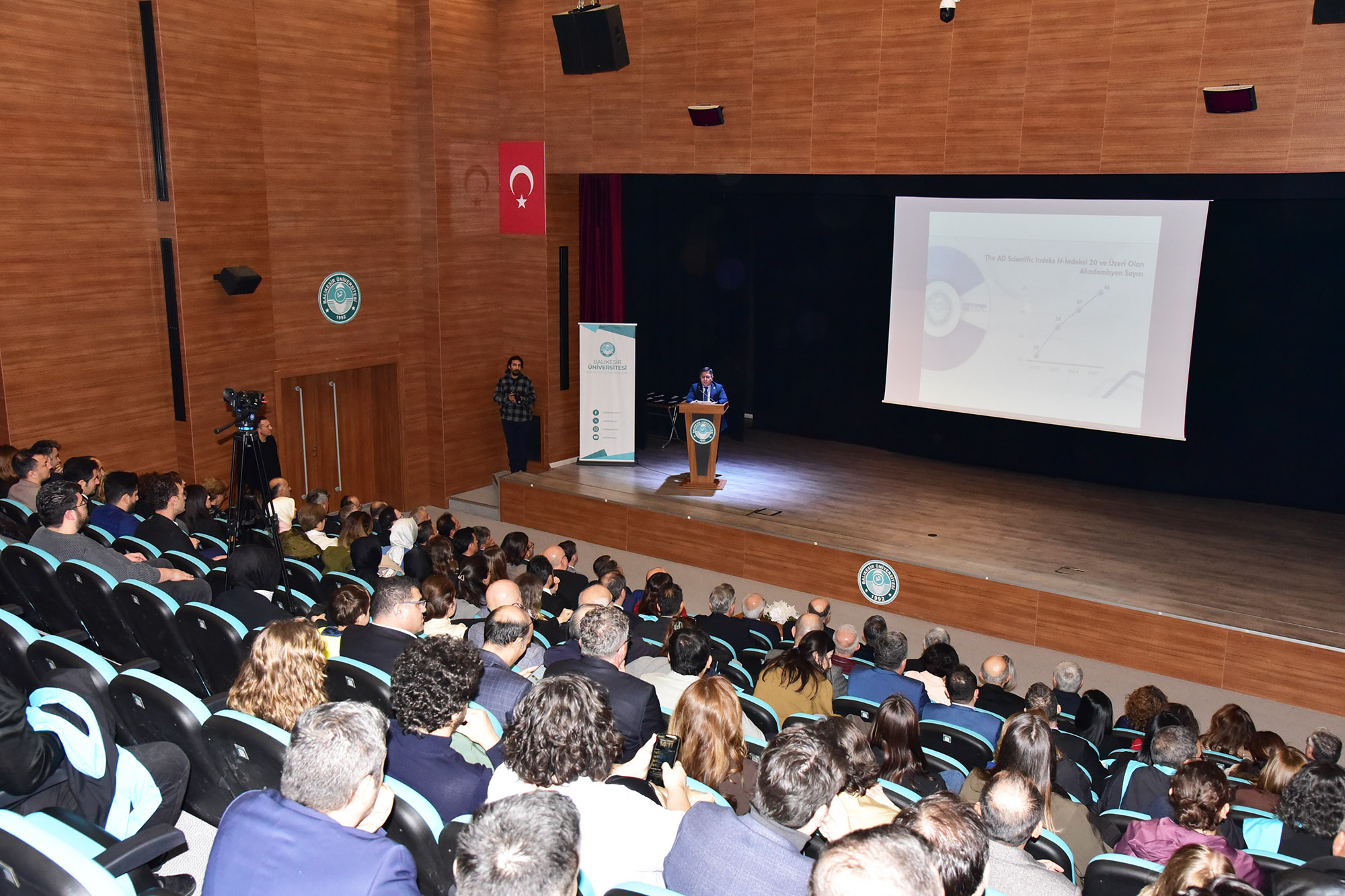 Bilimde Yükselen BAÜN’de Bir İlk Daha: Akademisyenlere Performans Belgeleri Törenle Verildi 8