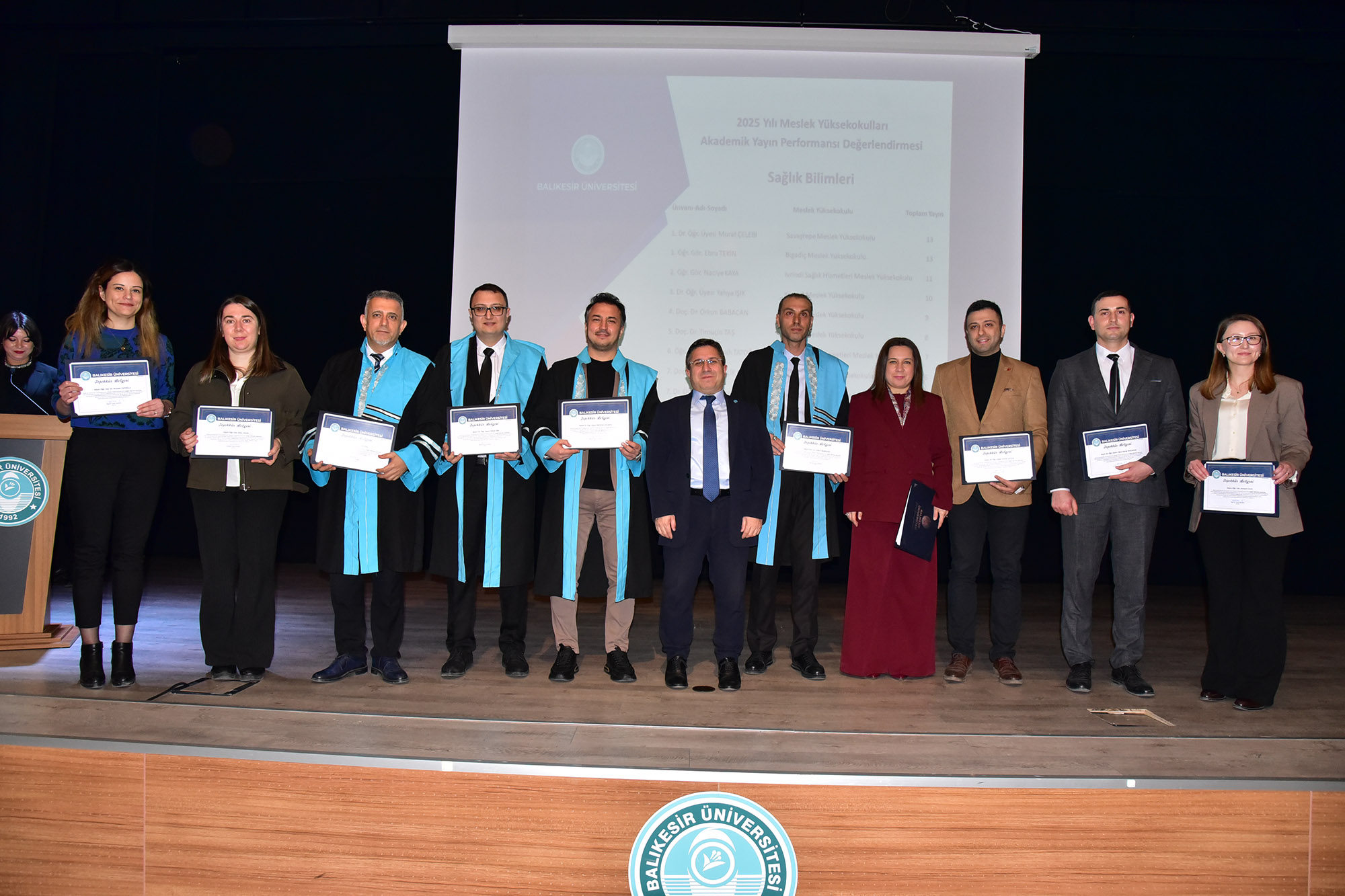 Bilimde Yükselen BAÜN’de Bir İlk Daha: Akademisyenlere Performans Belgeleri Törenle Verildi 10