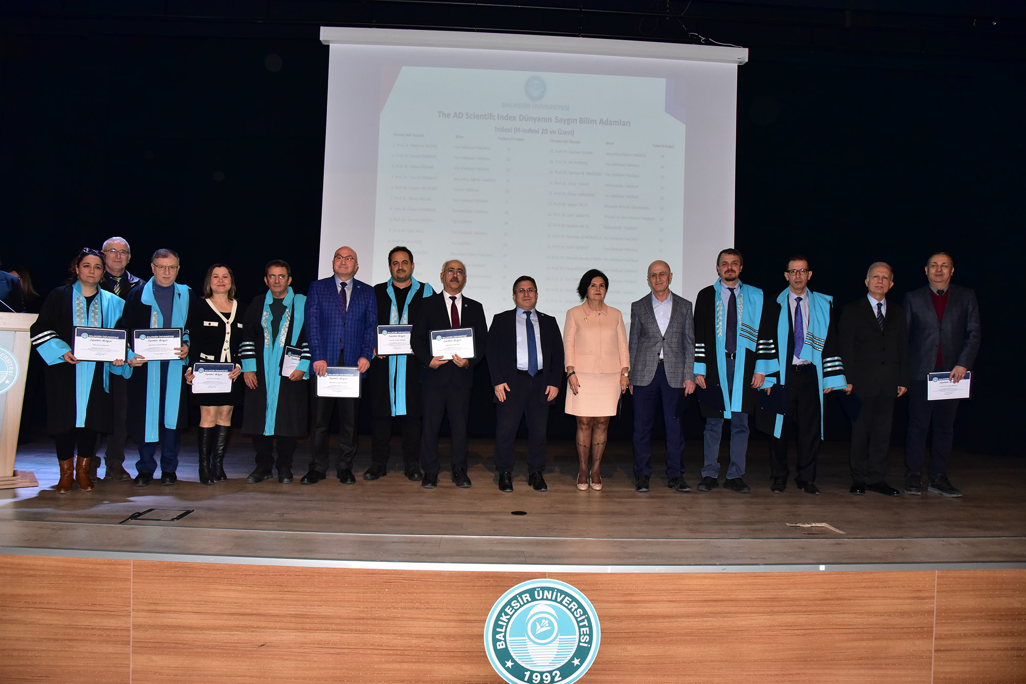 Bilimde Yükselen BAÜN’de Bir İlk Daha: Akademisyenlere Performans Belgeleri Törenle Verildi 17