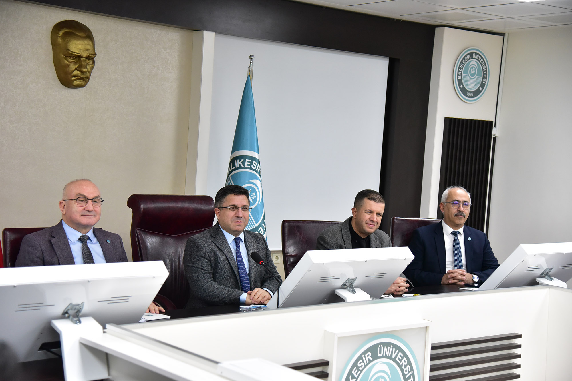 Rektör Oğurlu, BAÜN Ailesine Yeni Katılan Akademik Personelle Tanışma ve Değerlendirme Toplantısında Bir Araya Geldi 5