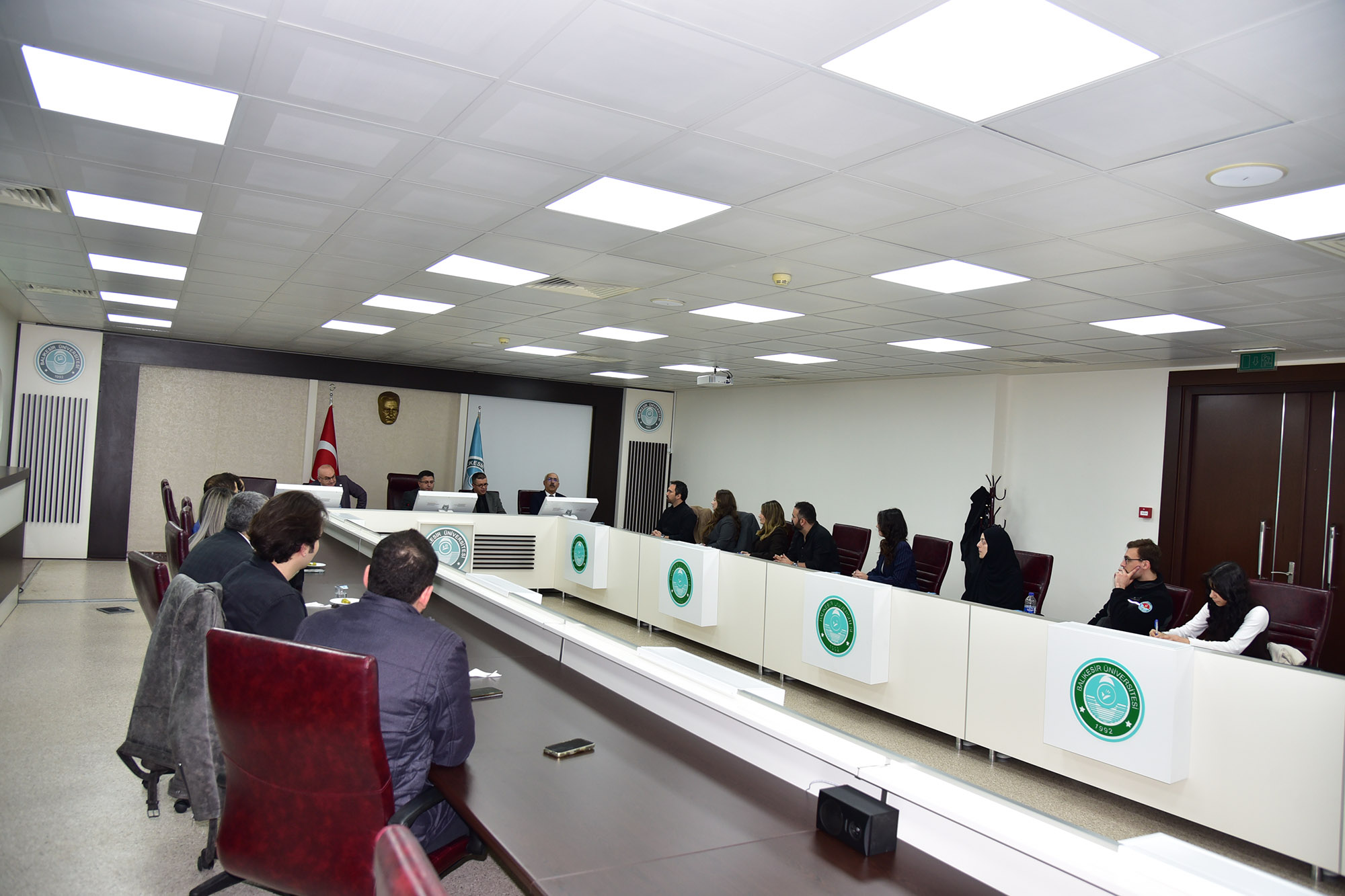 Rektör Oğurlu, BAÜN Ailesine Yeni Katılan Akademik Personelle Tanışma ve Değerlendirme Toplantısında Bir Araya Geldi 8