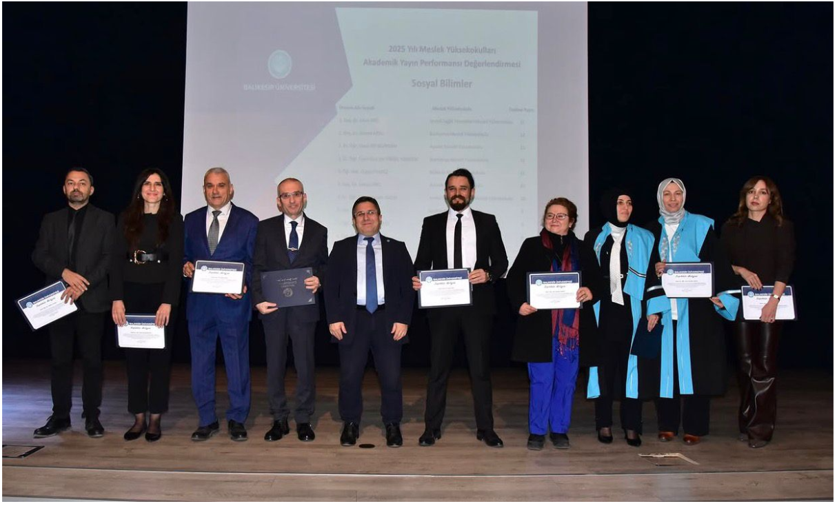 2025 yılı içerisinde Akademik Performans Başarı Belgesi Almaya Hak Kazanan Hocalarımız 2