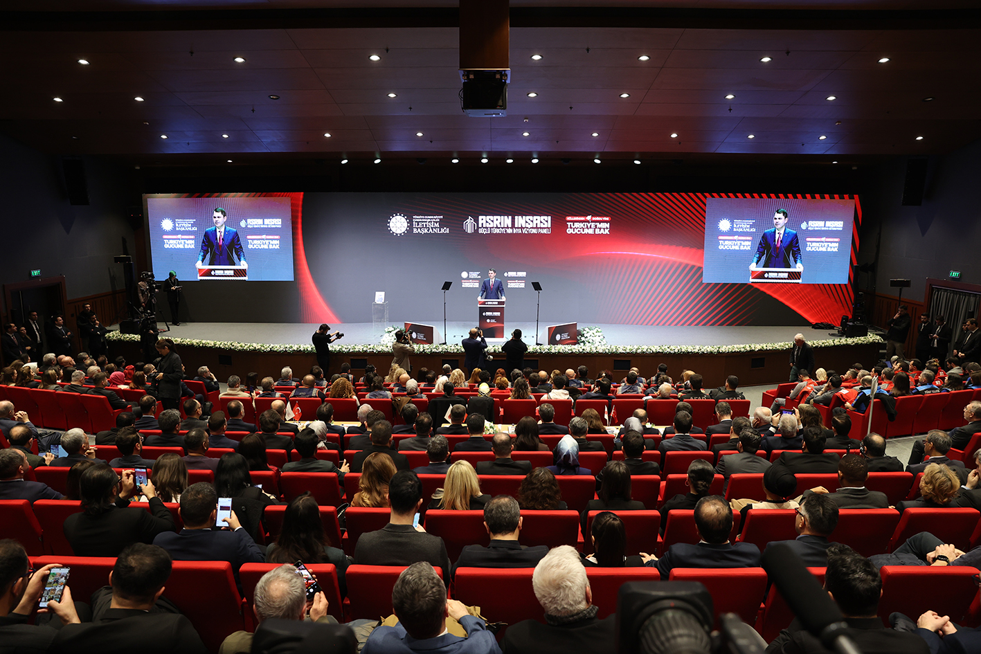 FAKÜLTEMİZ AKADEMİSYENLERİ ÜNİVERSİTEMİZİ TEMSİLEN "ASRIN İNŞASI: GÜÇLÜ TÜRKİYE'NİN İHYA VİZYONU PANELİ"NE KATILDI 4