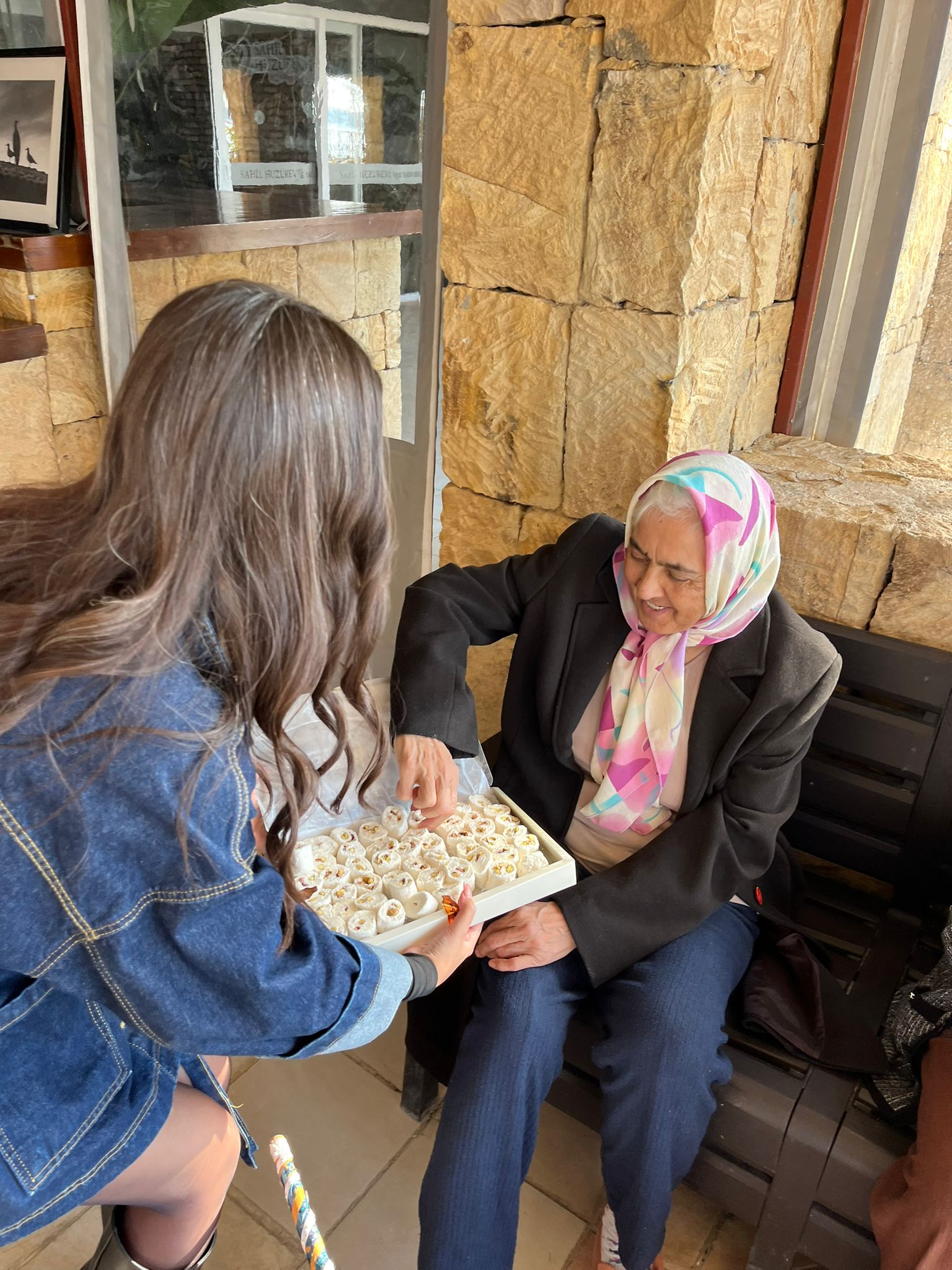Ayvalık MYO Öğrencilerinden Huzurevinde Anlamlı Ziyaret 22