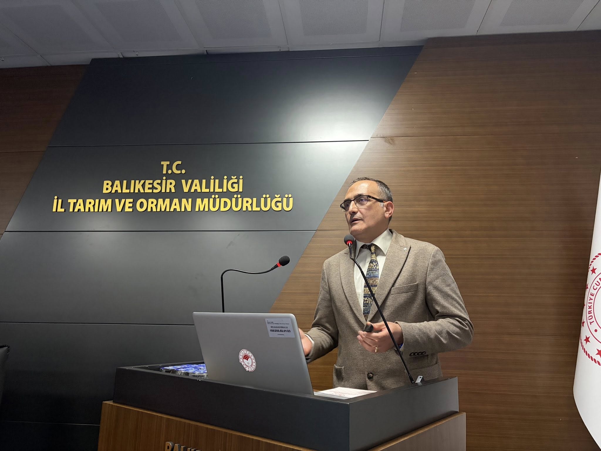 Üniversite-Kamu Gücüyle Salgın Hayvan Hastalıklarına Ortak Mücadele: Salgın Hayvan Hastalıkları ve Şap Paneli Gerçekleştirildi 9