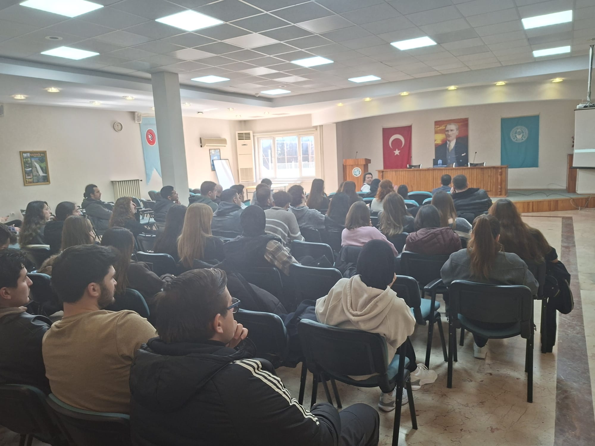 "Eğlence ve Animasyon Sektörünün Mevcut Durumu, Sektördeki Yeni Gelişmeler ve Geleceğe Yönelik Eğilimler" Konulu Seminer Düzenlendi 1