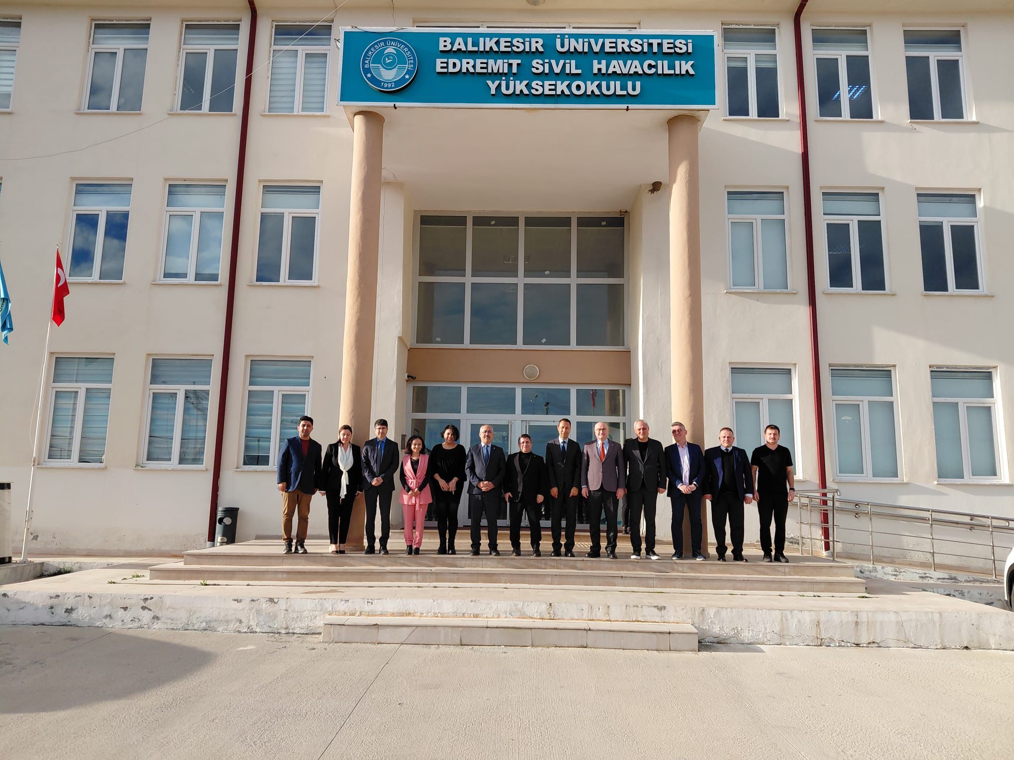 Rektör Oğurlu Edremit Sivil Havacılık Yüksekokulunda Akademik Kurula Katıldı, Eğitim Süreçlerini Yerinde İnceledi