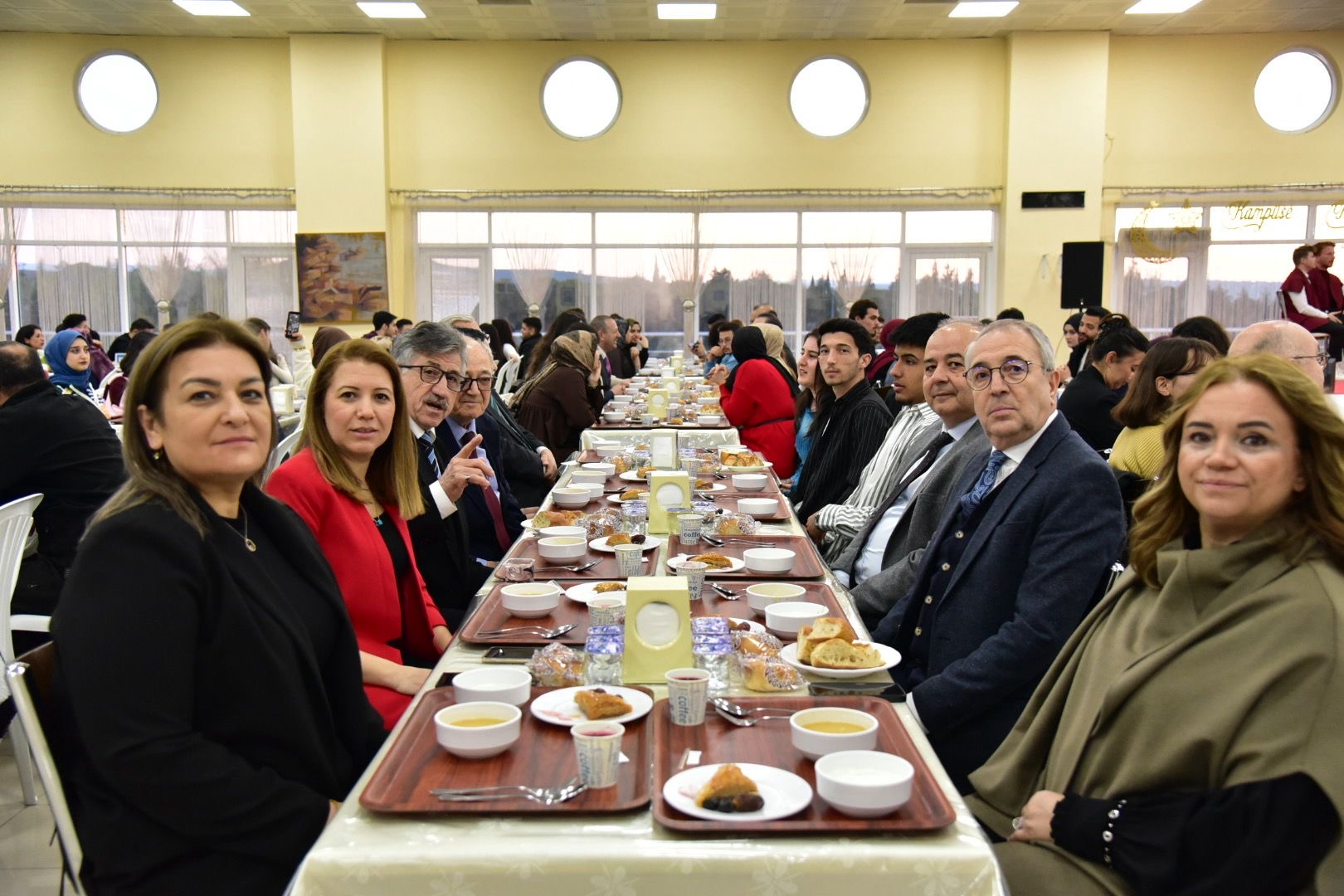 BAÜN’de Ramazan Coşkusu: Öğrenciler İçin İftar Programı Gerçekleştirildi 8