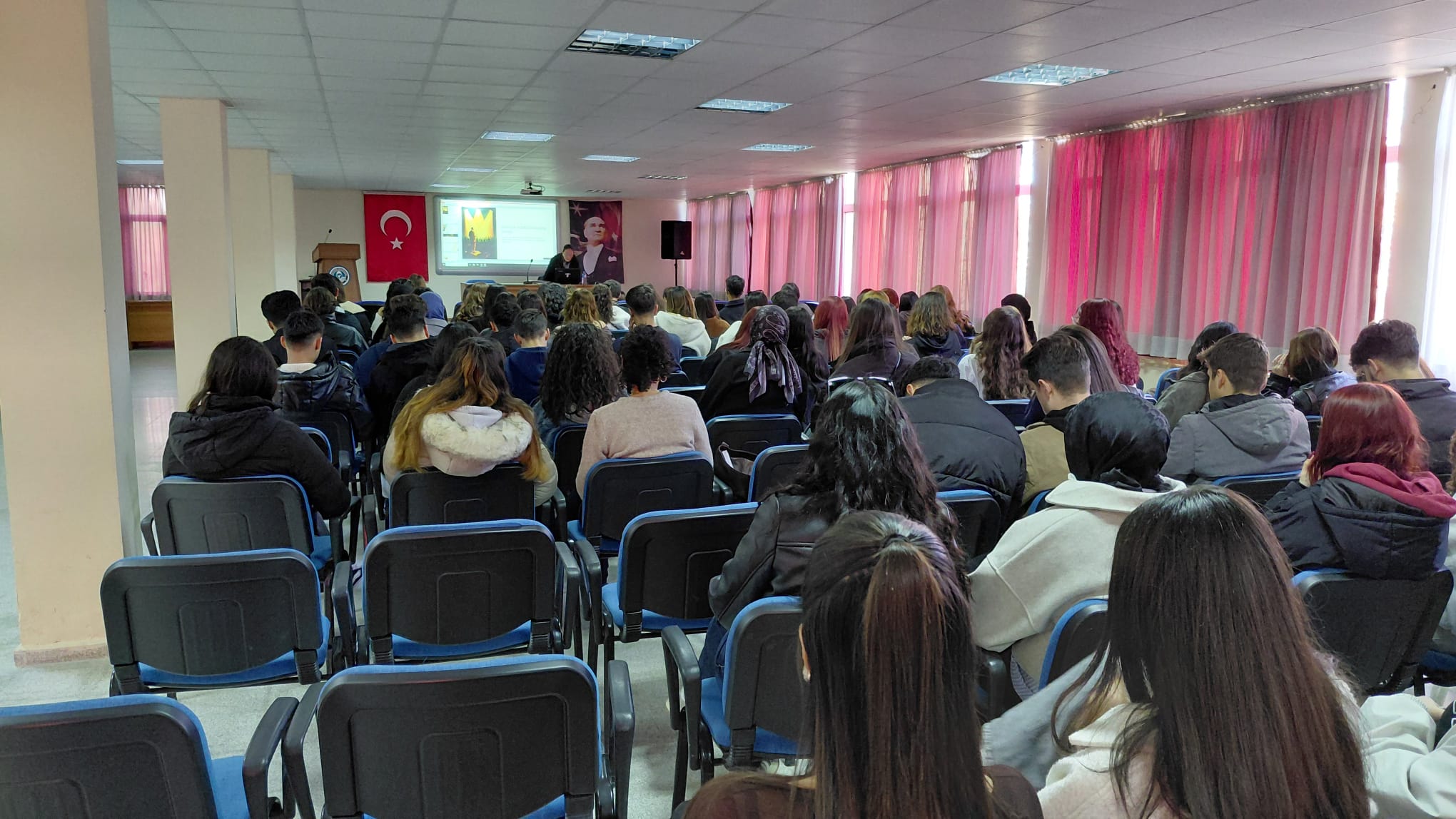 Ayvalık Meslek Yüksekokulu'nda "Diksiyon Yönetimi" Söyleşisi Gerçekleştirildi. 6