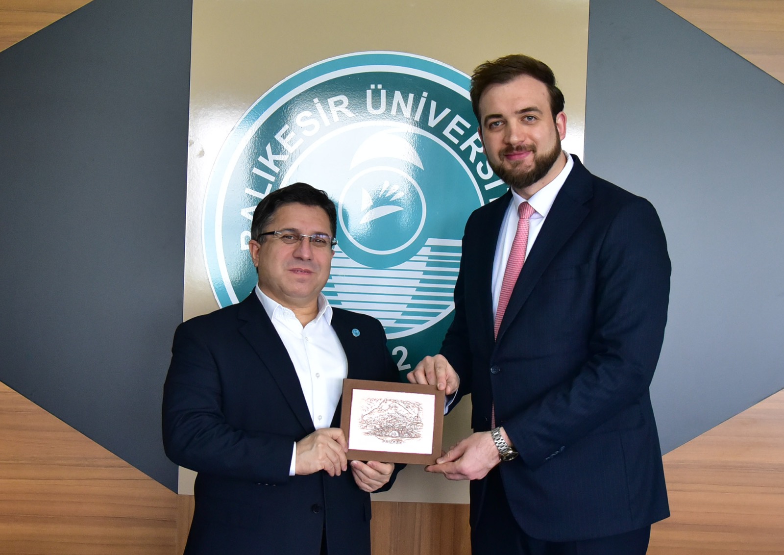 Kosova Prizren Belediye Başkan Yardımcısından Rektör Oğurlu’ya Ziyaret 2