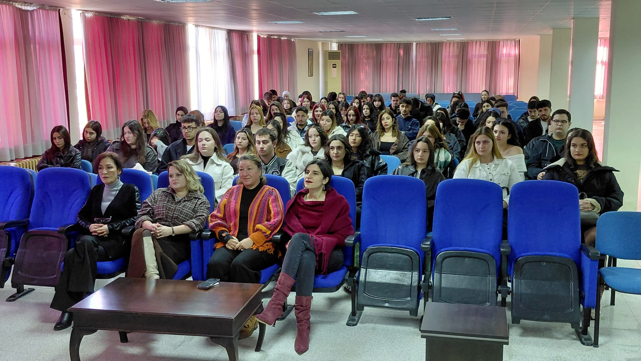 Ayvalık Meslek Yüksekokulu'nda "Diksiyon Yönetimi" Söyleşisi Gerçekleştirildi.