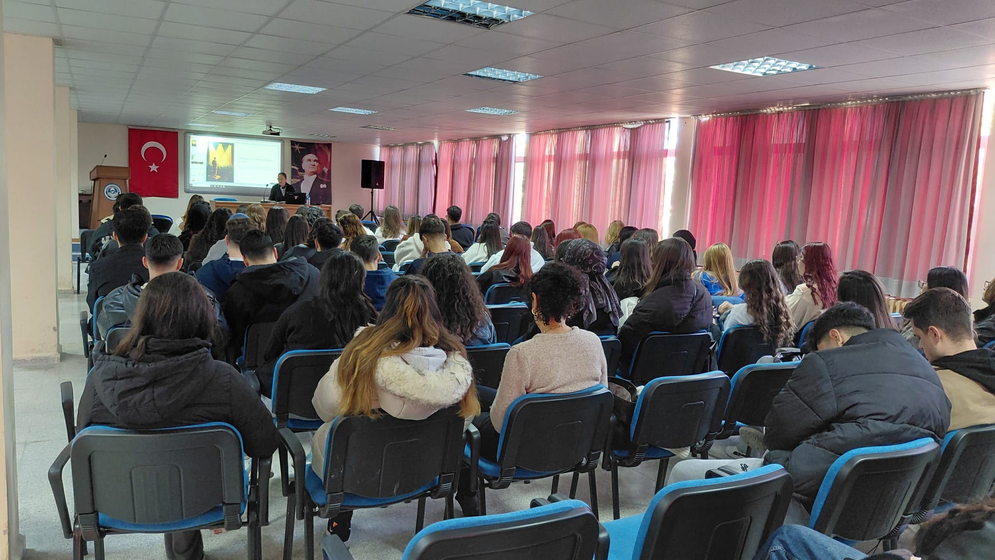 Ayvalık Meslek Yüksekokulu'nda "Diksiyon Yönetimi" Söyleşisi Gerçekleştirildi. 4