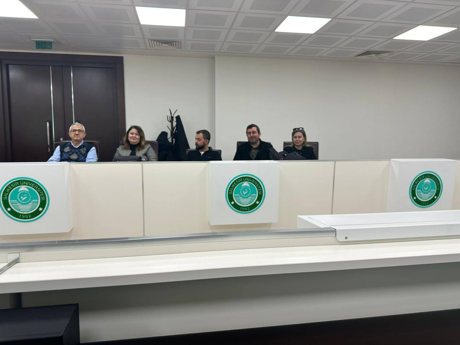 Edremit MYO Öğretim Elemanları Akreditasyon Bilgilendirme Toplantısına Katıldı 2