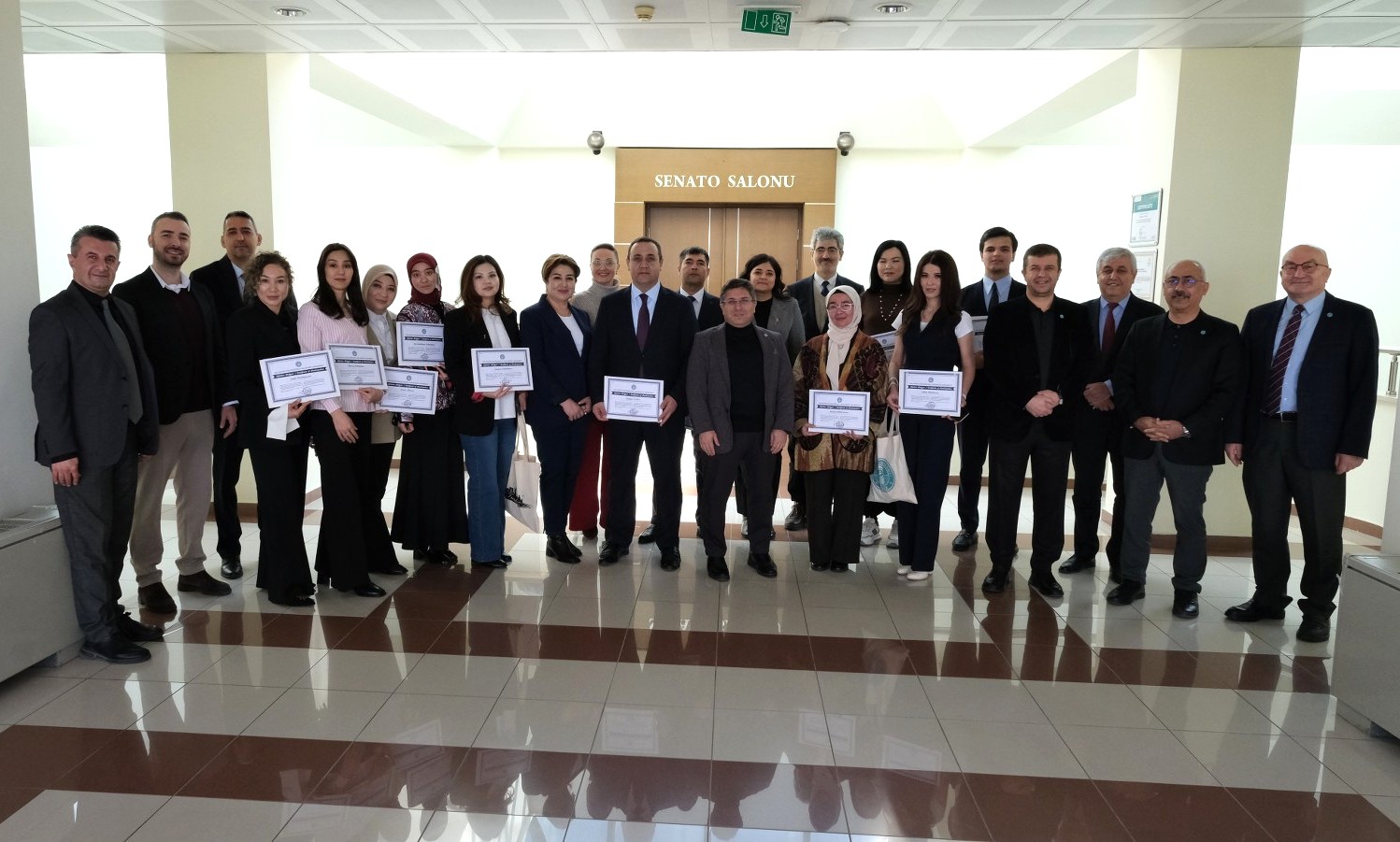 Özbekistan Alfraganus Üniversitesi Heyeti BAÜN’de Faaliyetlerini Başarıyla Tamamlayarak Sertifikalarını Rektör Oğurlu’dan Aldı 1