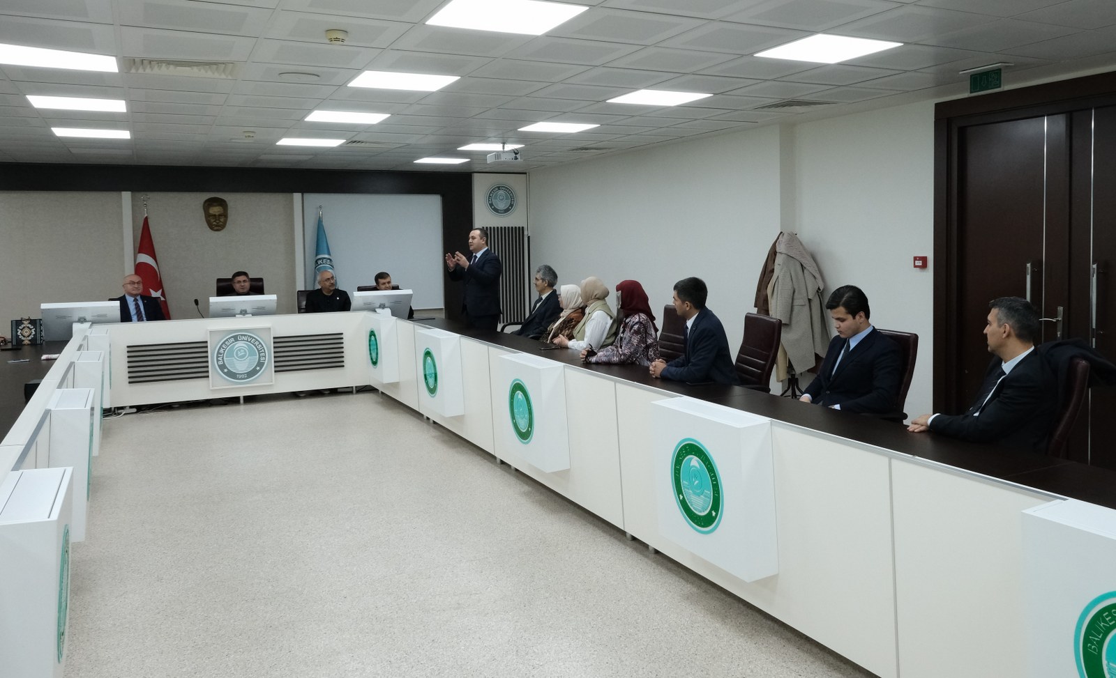 Özbekistan Alfraganus Üniversitesi Heyeti BAÜN’de Faaliyetlerini Başarıyla Tamamlayarak Sertifikalarını Rektör Oğurlu’dan Aldı 3