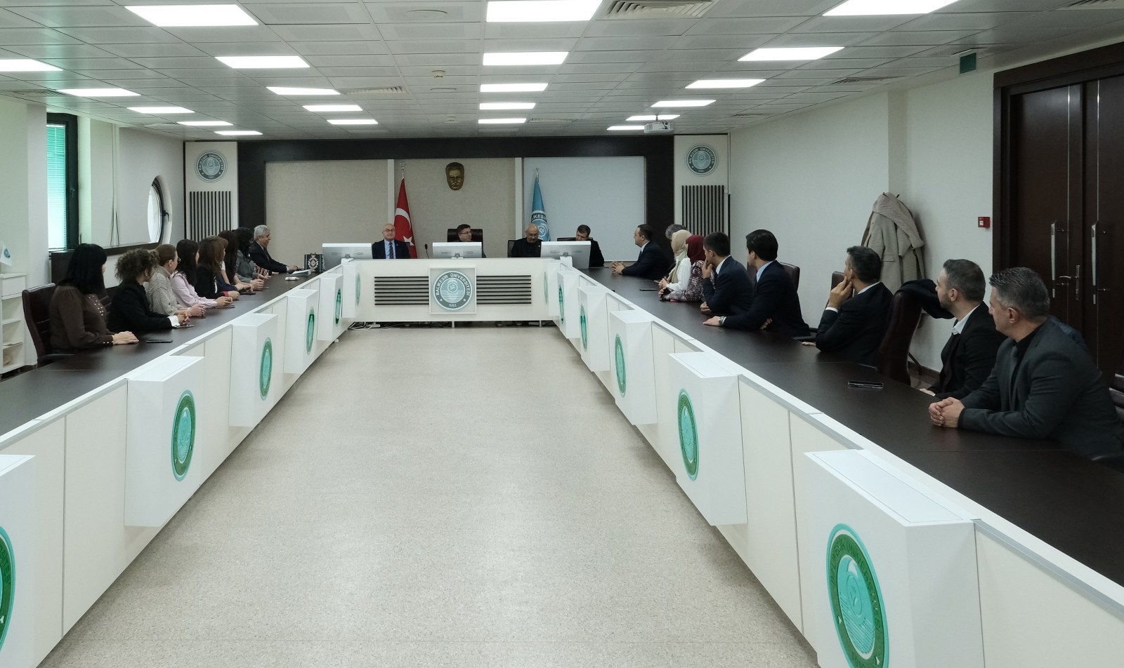 Özbekistan Alfraganus Üniversitesi Heyeti BAÜN’de Faaliyetlerini Başarıyla Tamamlayarak Sertifikalarını Rektör Oğurlu’dan Aldı 2