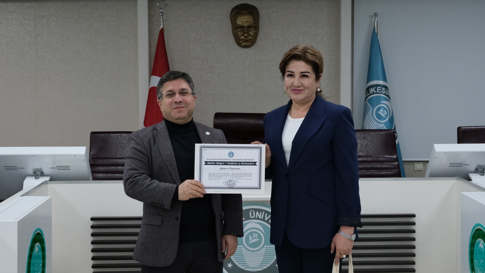 Özbekistan Alfraganus Üniversitesi Heyeti BAÜN’de Faaliyetlerini Başarıyla Tamamlayarak Sertifikalarını Rektör Oğurlu’dan Aldı 9